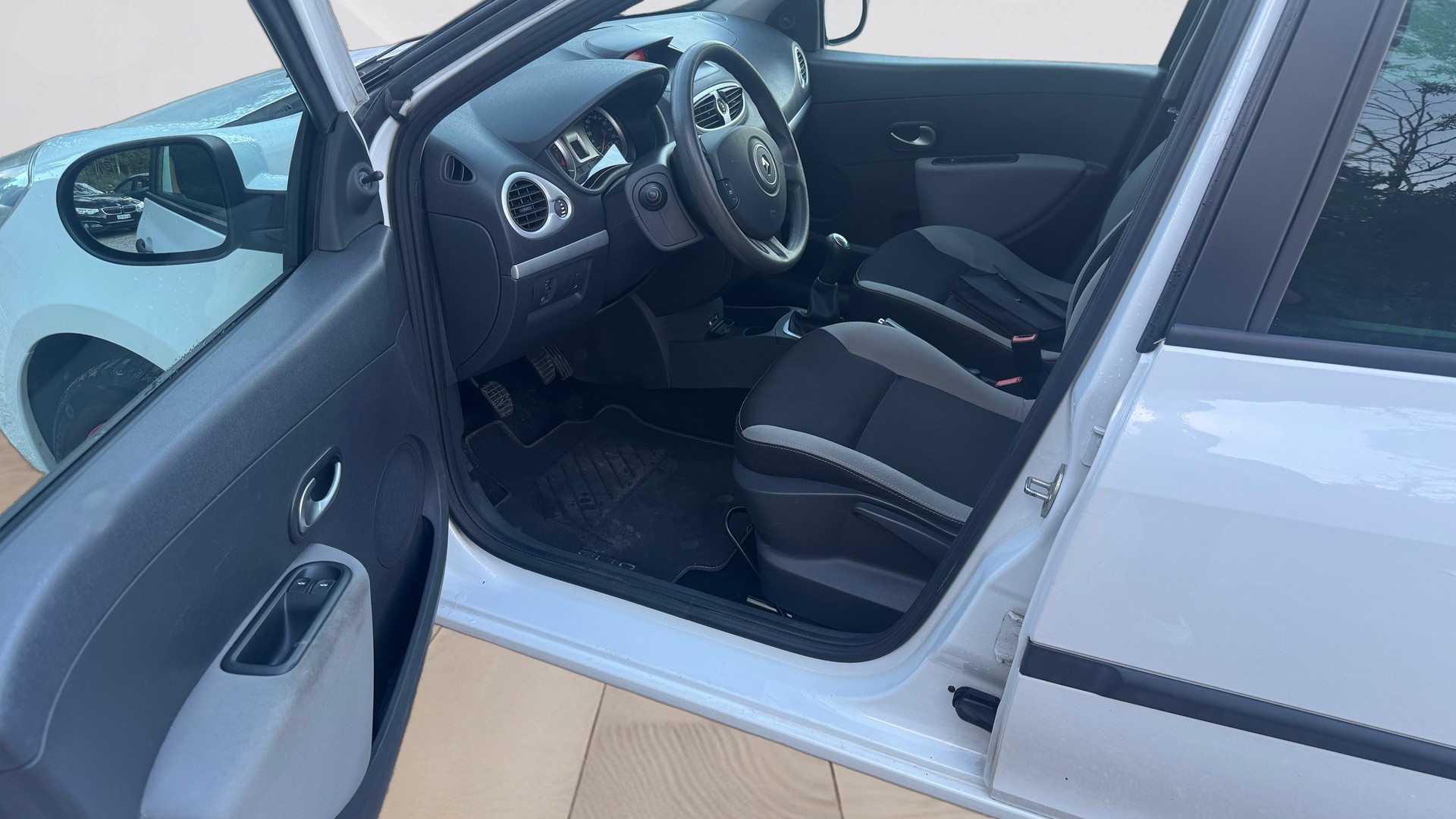 RENAULT Clio Grandtour 1.2 16V Turbo-image-17