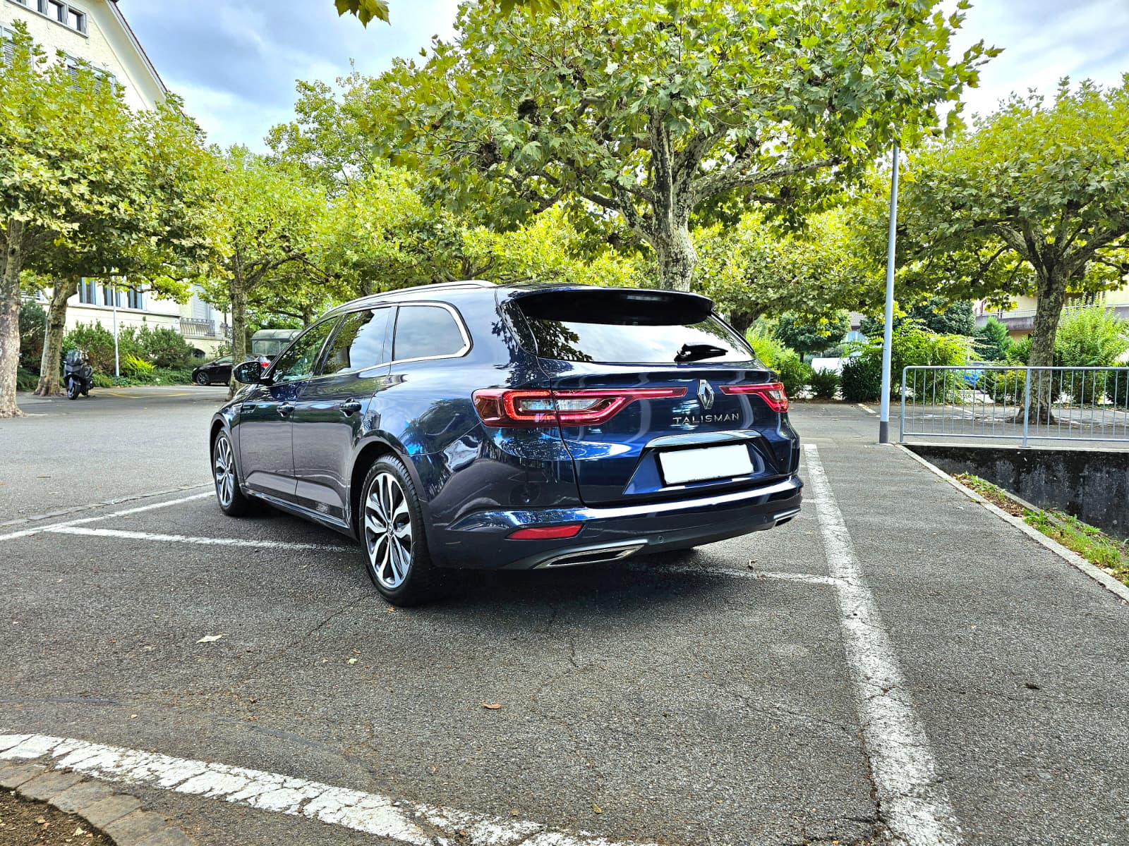 RENAULT Talisman Grandtour 1.6 dCi Intens EDC-image-4