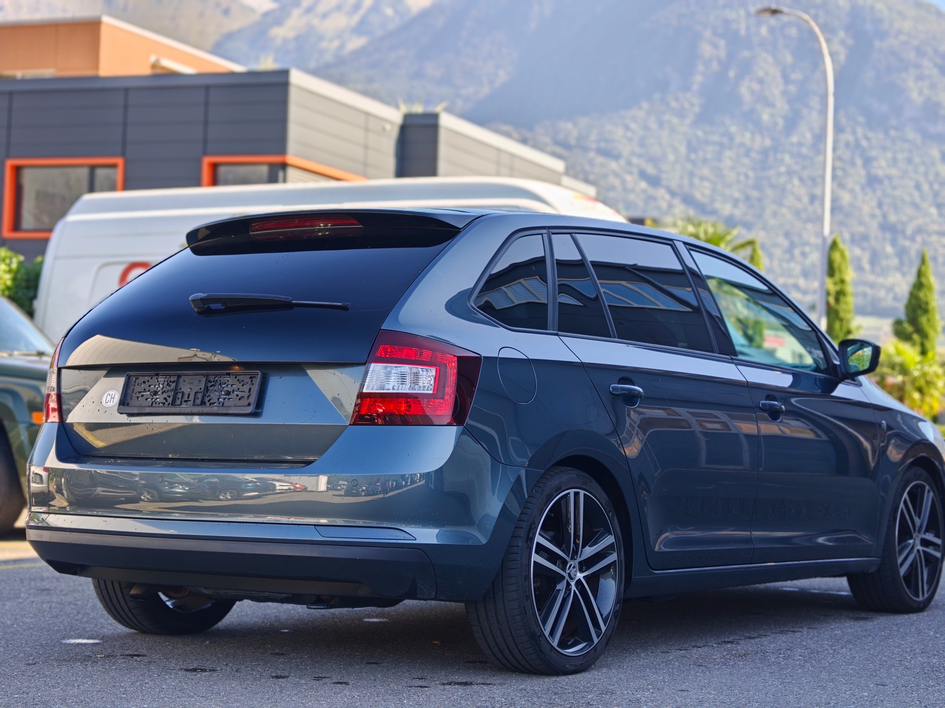 SKODA Rapid Spaceback 1.2 TSI Elegance-image-5