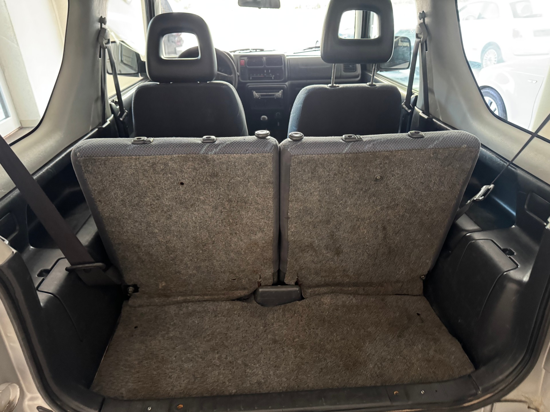 SUZUKI Jimny 1.3 16V JLX-image-12