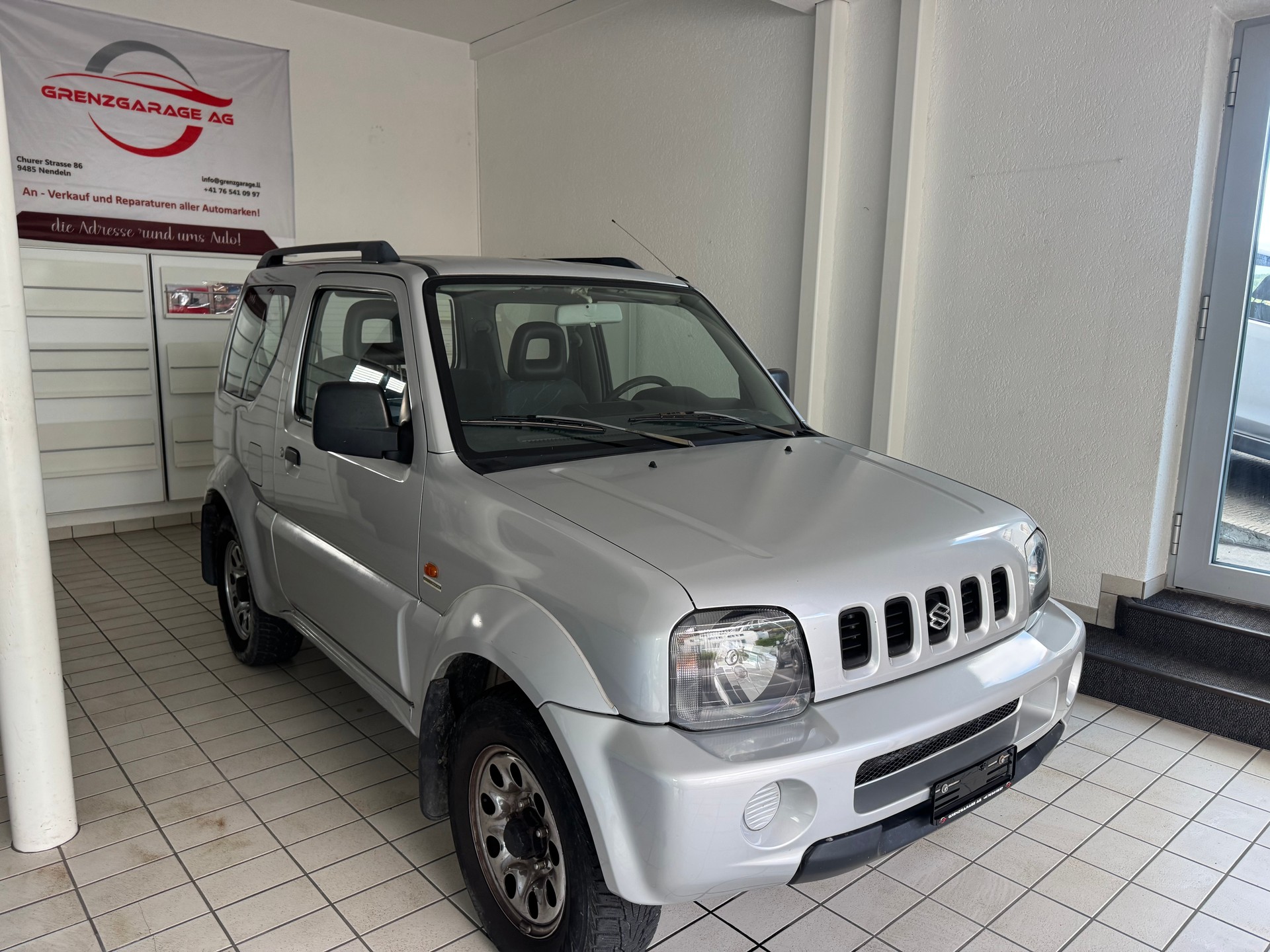 SUZUKI Jimny 1.3 16V JLX-image-1