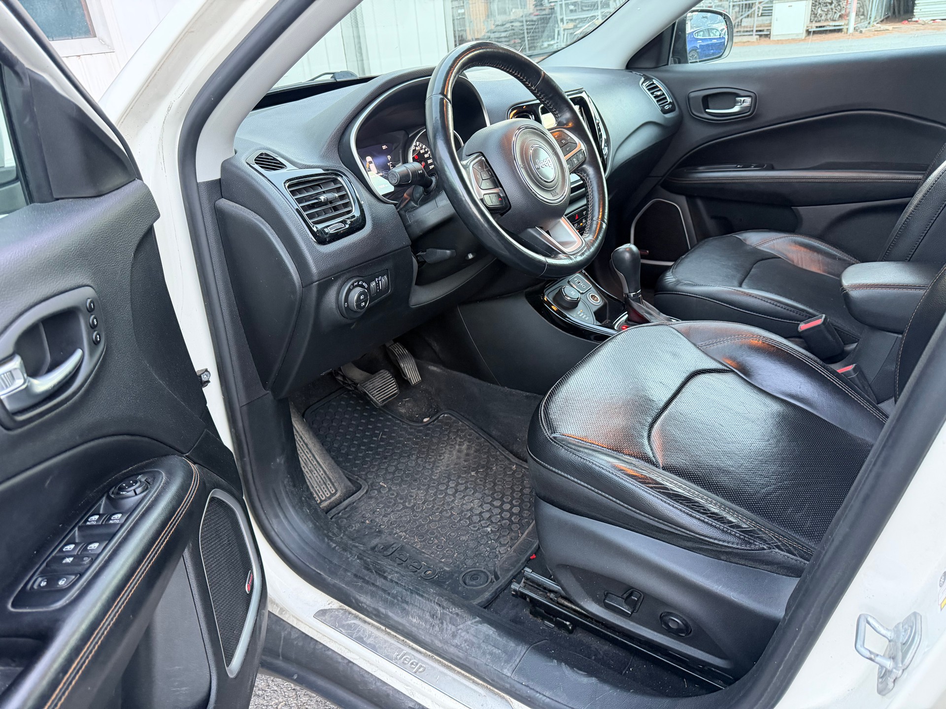 JEEP Compass 2.0CRD Limited AWD 9ATX-image-9