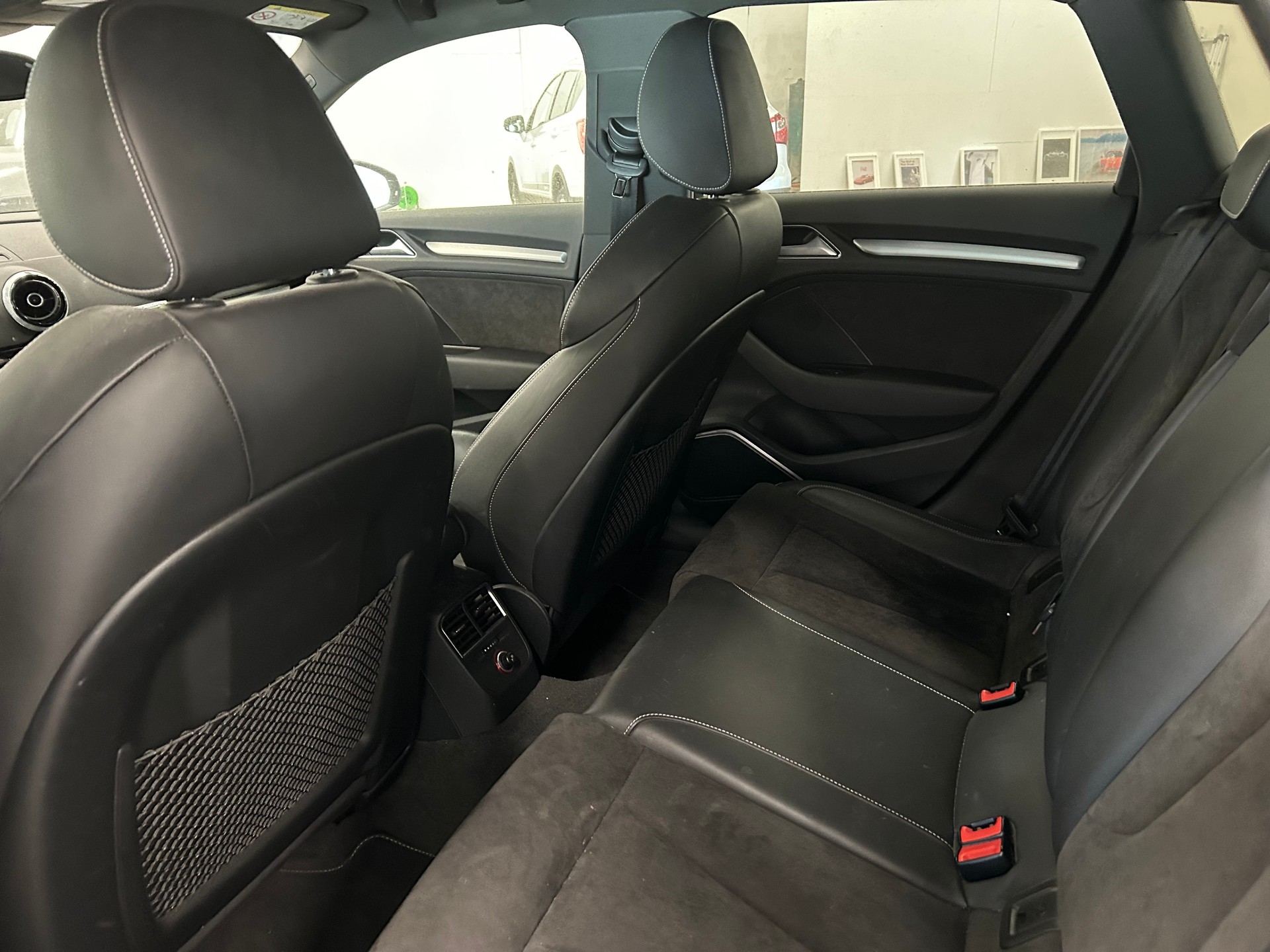 AUDI S3 Sportback 2.0 TFSI quattro S-tronic-image-5