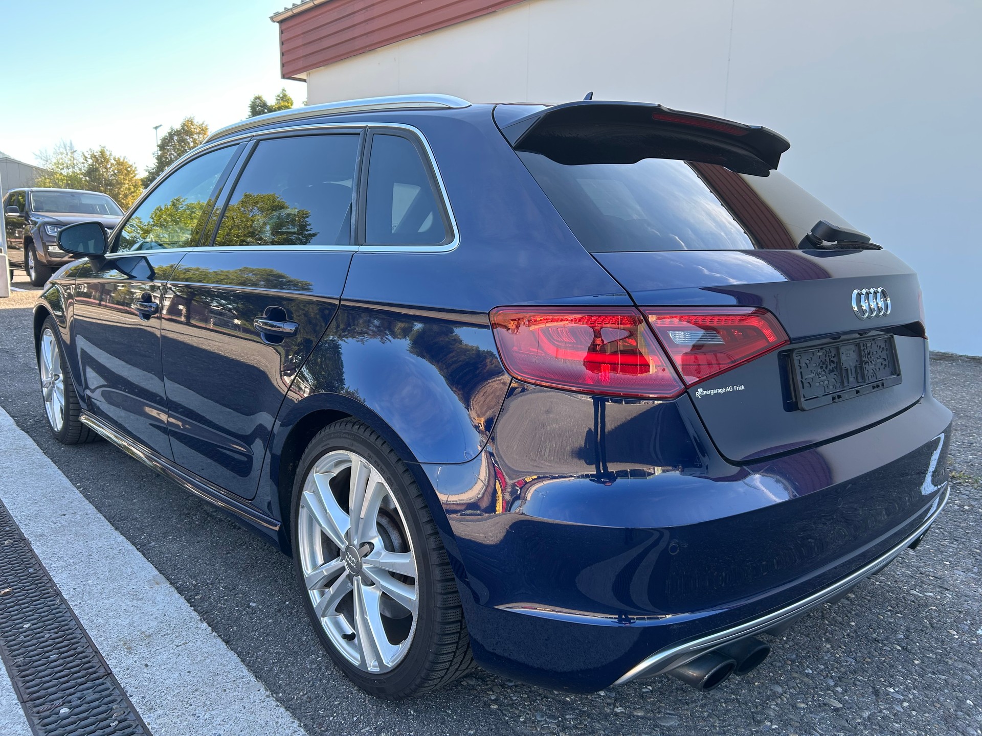 AUDI S3 Sportback 2.0 TFSI quattro S-tronic-image-3