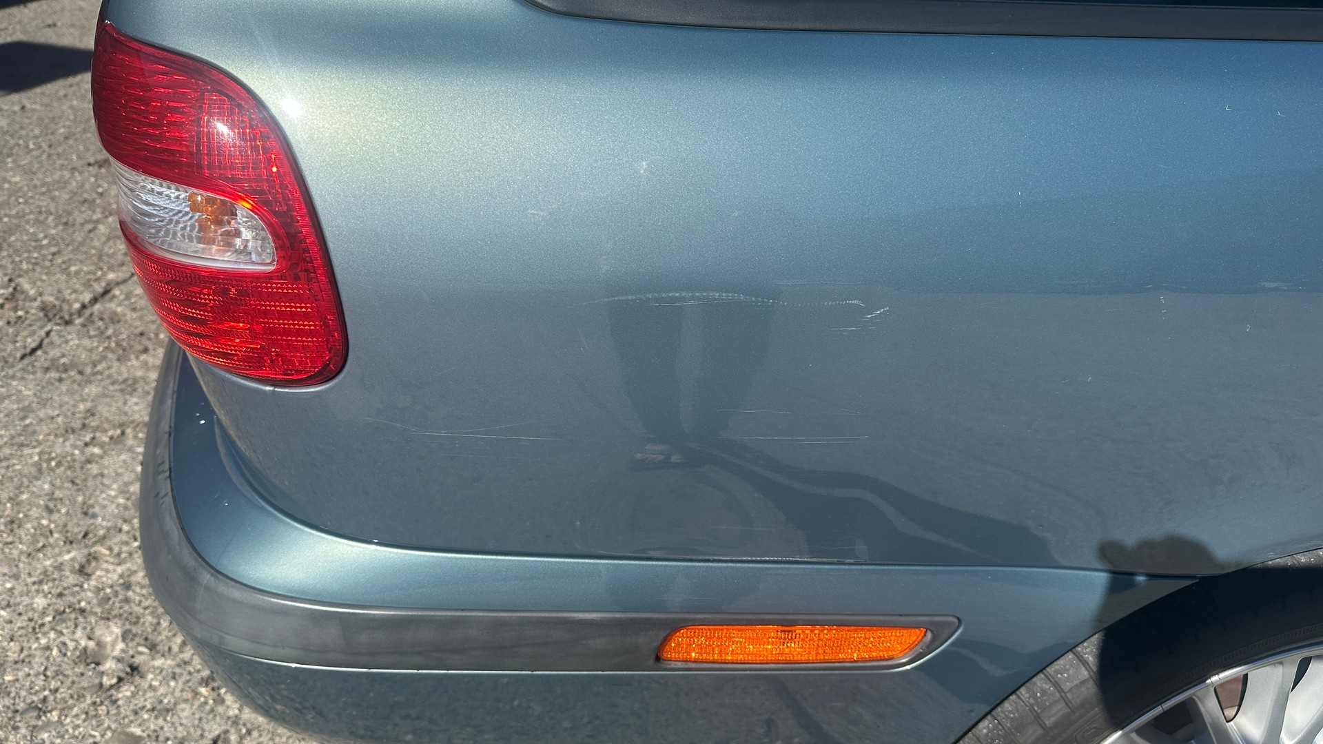 VOLVO V40-image-11