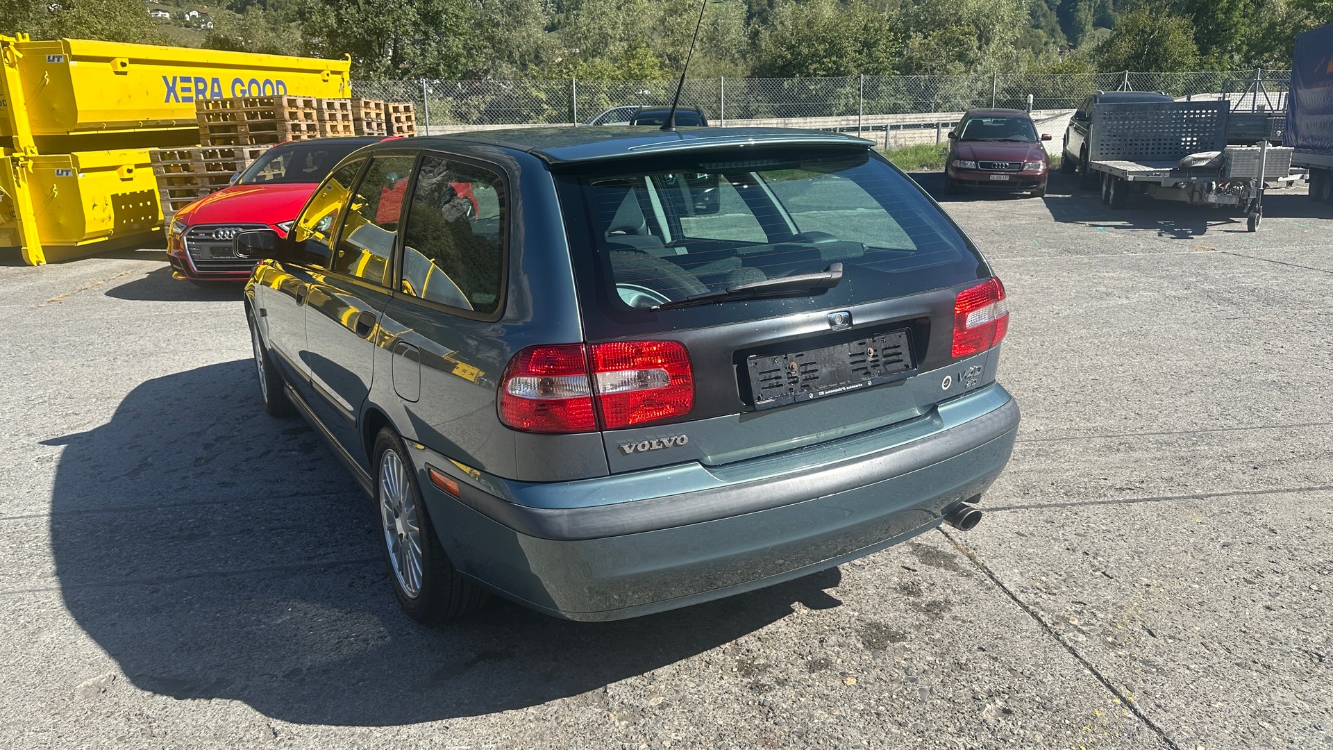 VOLVO V40-image-15