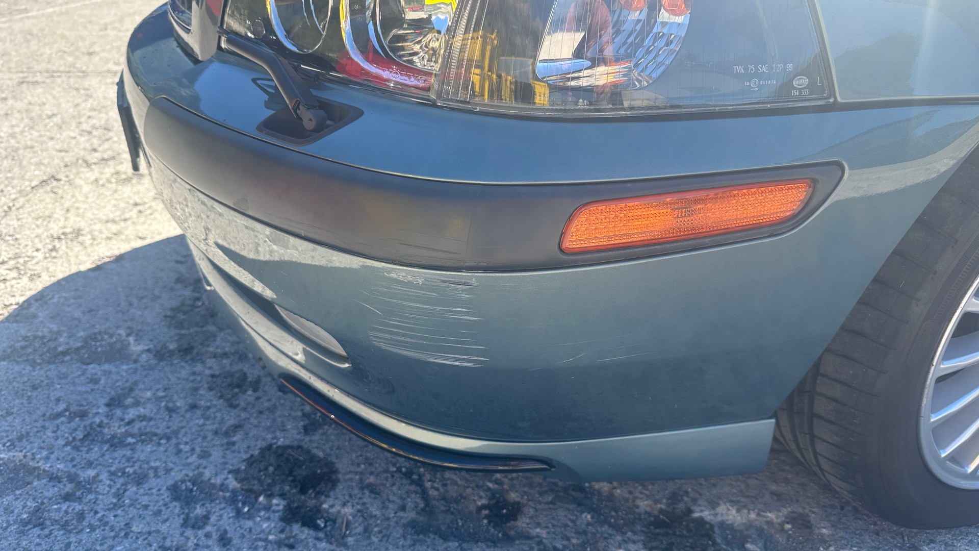 VOLVO V40-image-13