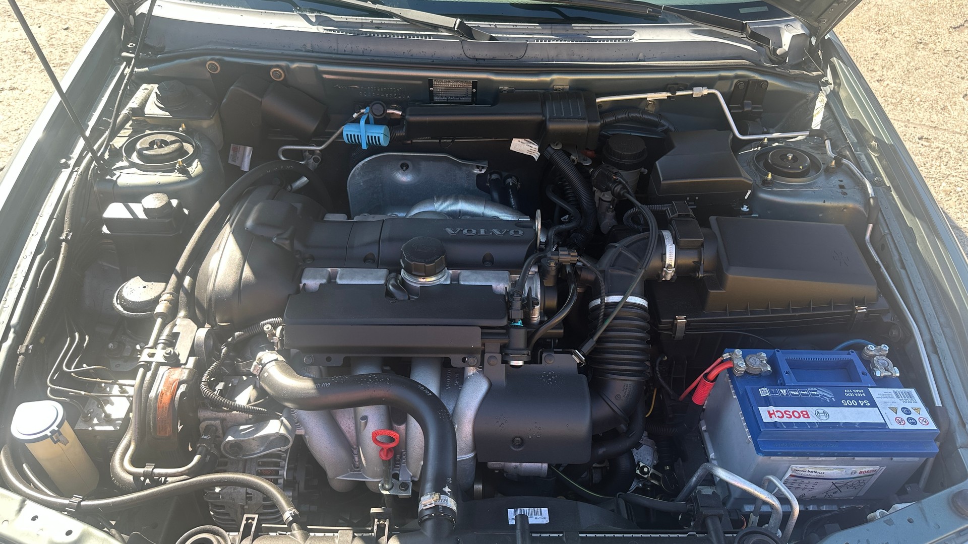 VOLVO V40-image-5