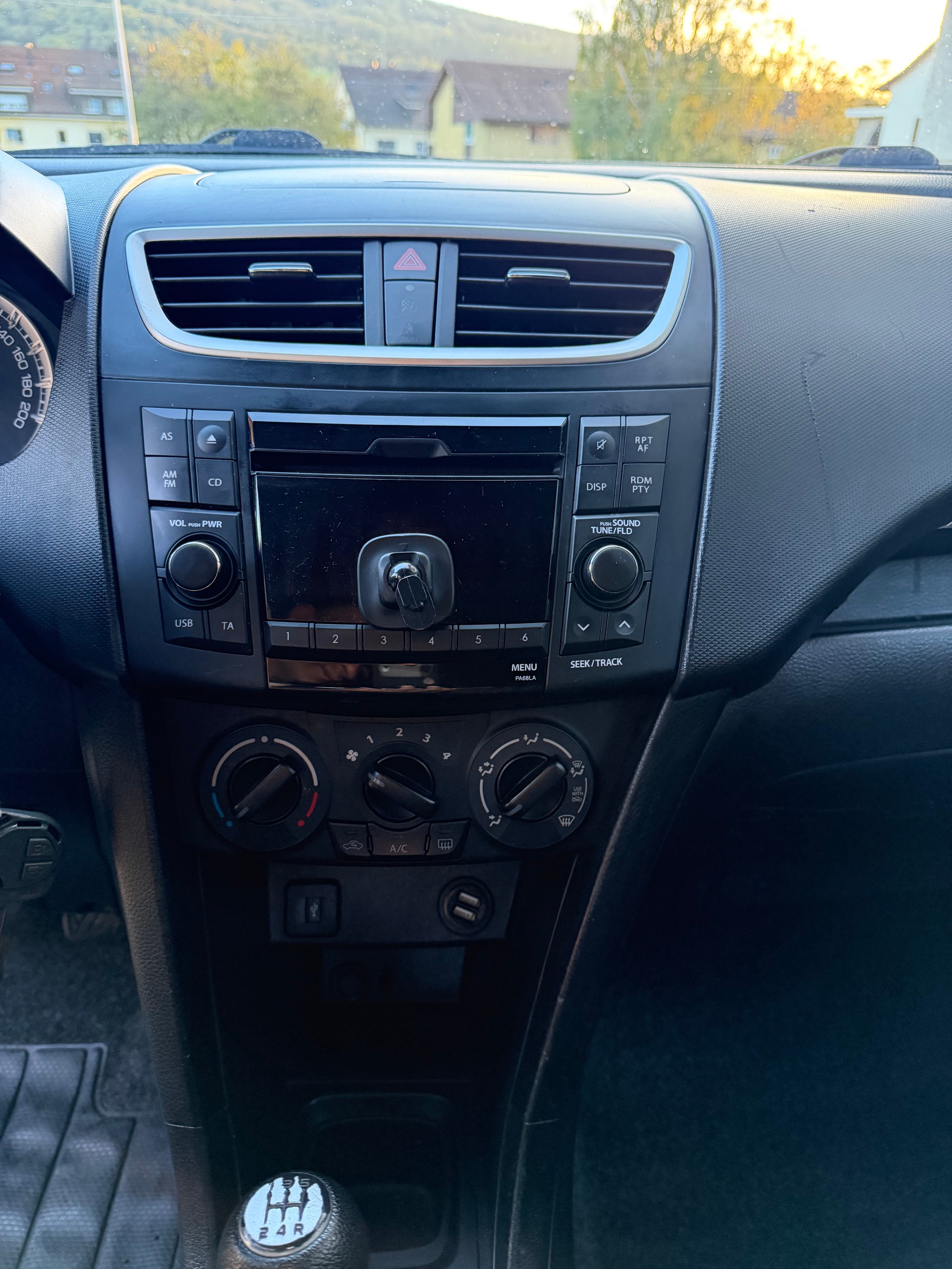 SUZUKI Swift 1.2i 16V PizSulai 4x4-image-8