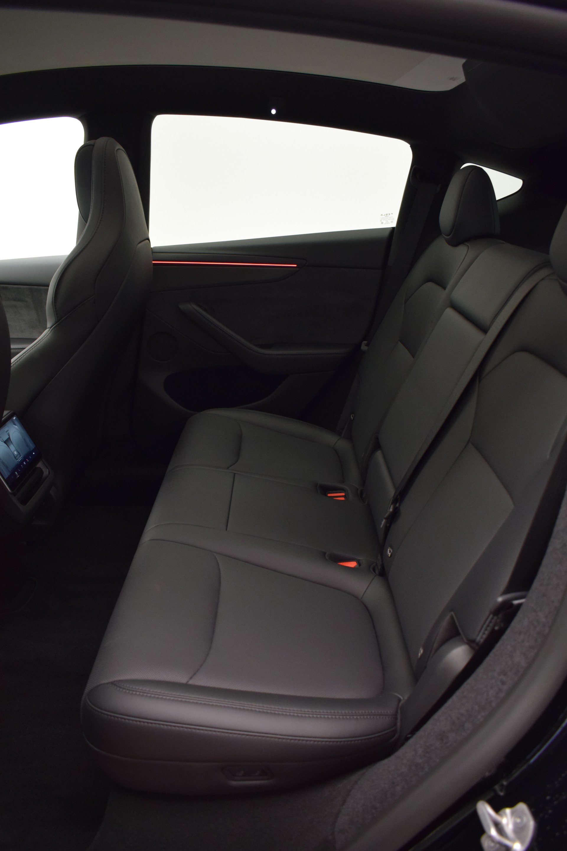TESLA Model Y Performance AWD 626PS, Neuwagen, CH Typenschein "diamond black"-image-15