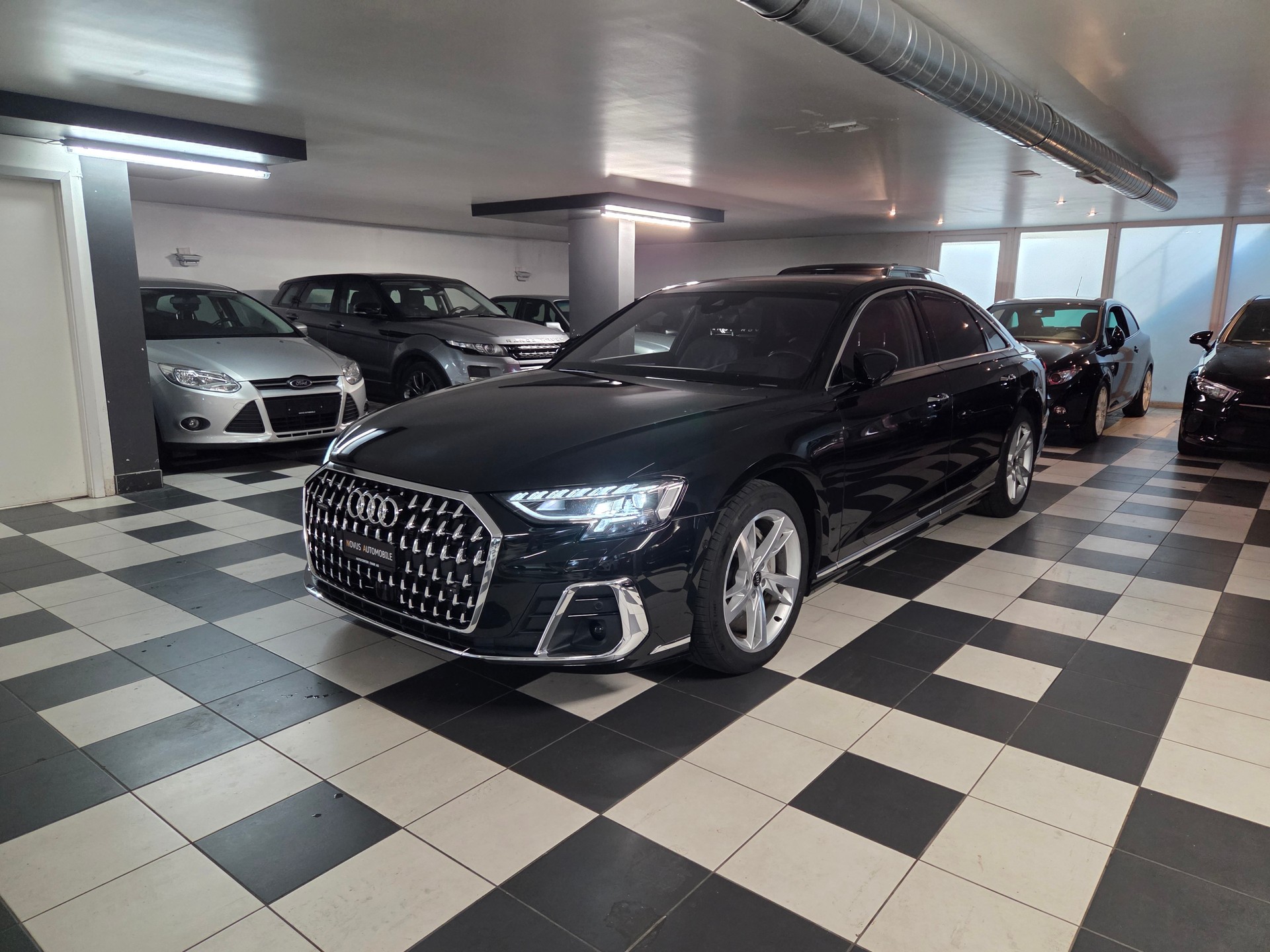 AUDI A8-image-9