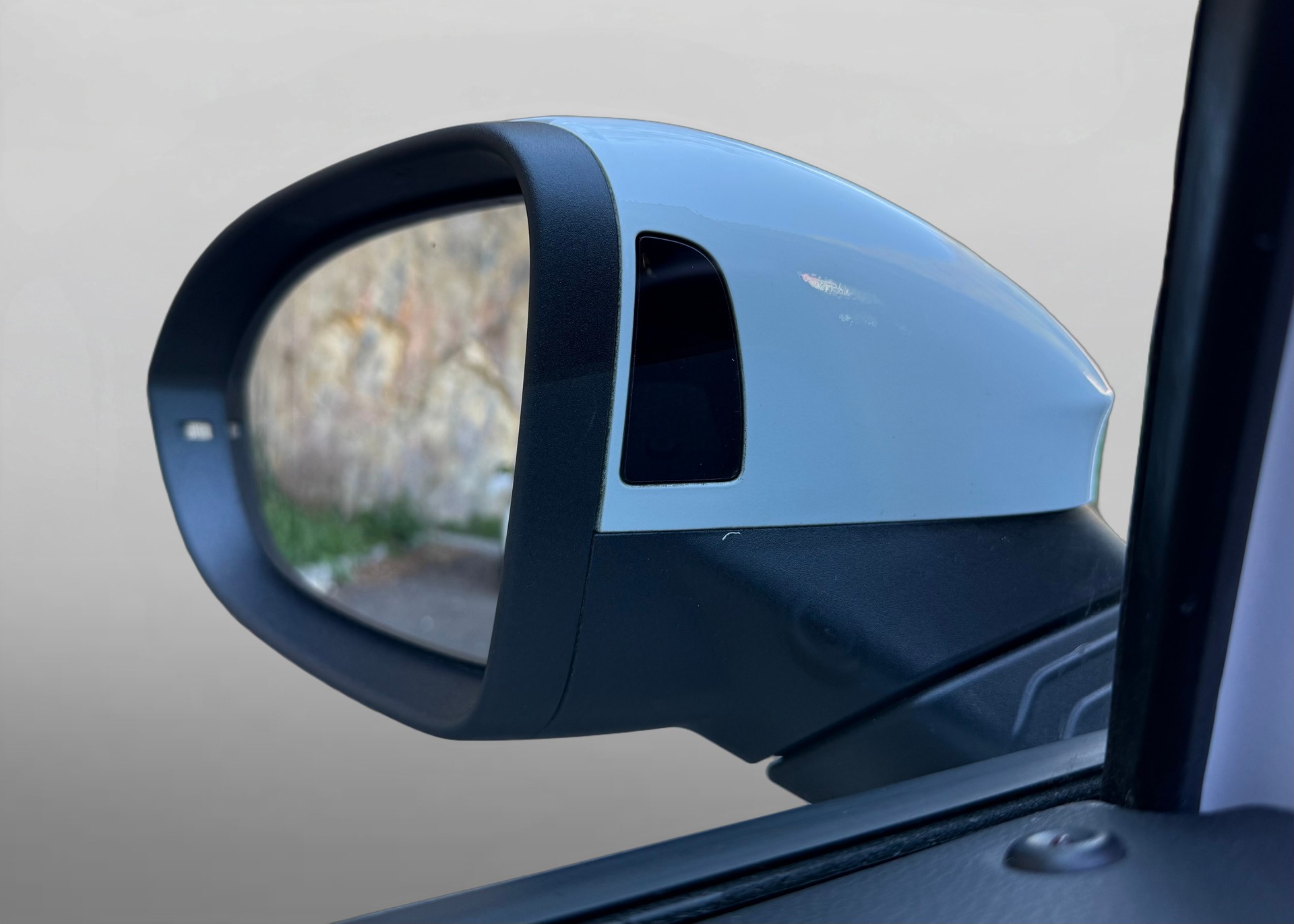 VW Golf 2.0 TDI Life Panorama Kamera Head Up Display Standheizung-image-21