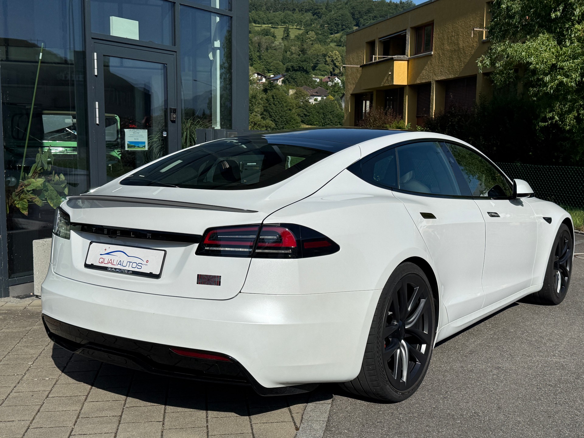 TESLA Model S 100 kWh Plaid * Hardware 4👌-showroom-element-2