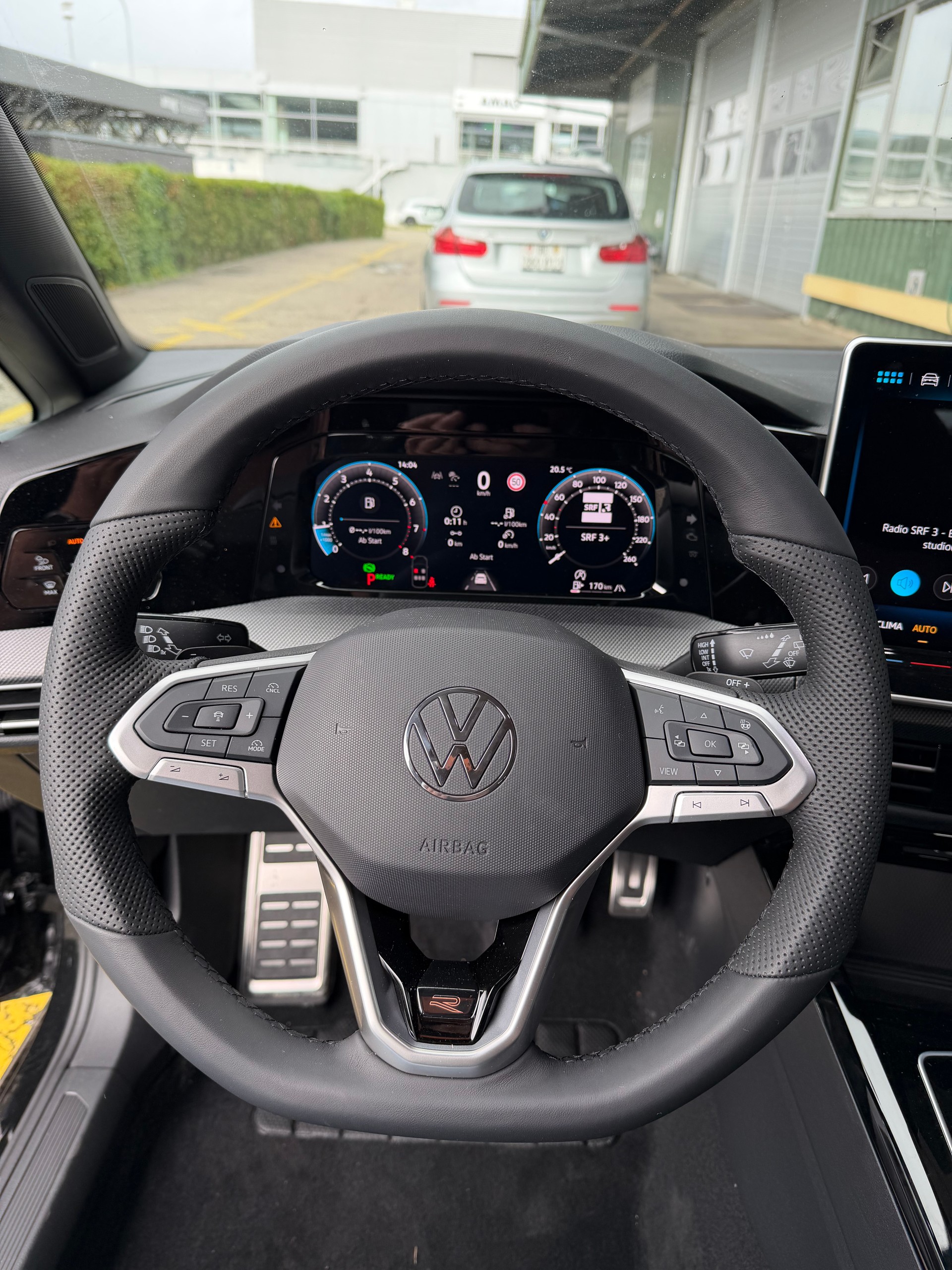 VW Golf 1.5 e TSI mHEV R-Line DSG 150 PS Aussen und Innen Paket R Line und mit 33 % Rabatt !-showroom-element-2