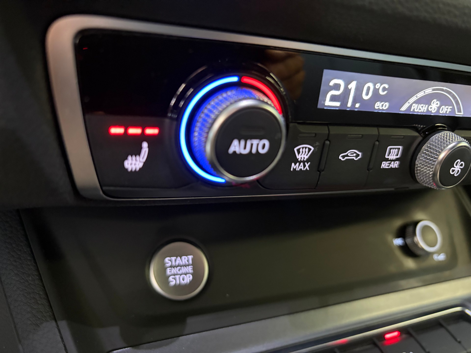 AUDI Q3 35 TFSI S line S-tronic | CH | Assistenzpaket | Matrix LED | S-LINE | Navi Plus & Phone Box | Technikpaket |-image-17