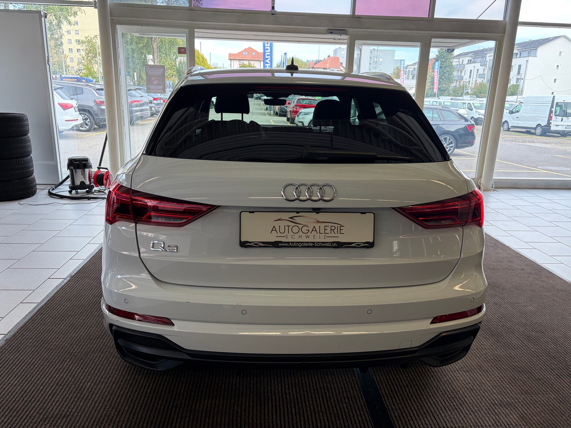 AUDI Q3 35 TFSI S line S-tronic | CH | Assistenzpaket | Matrix LED | S-LINE | Navi Plus & Phone Box | Technikpaket |-image-23