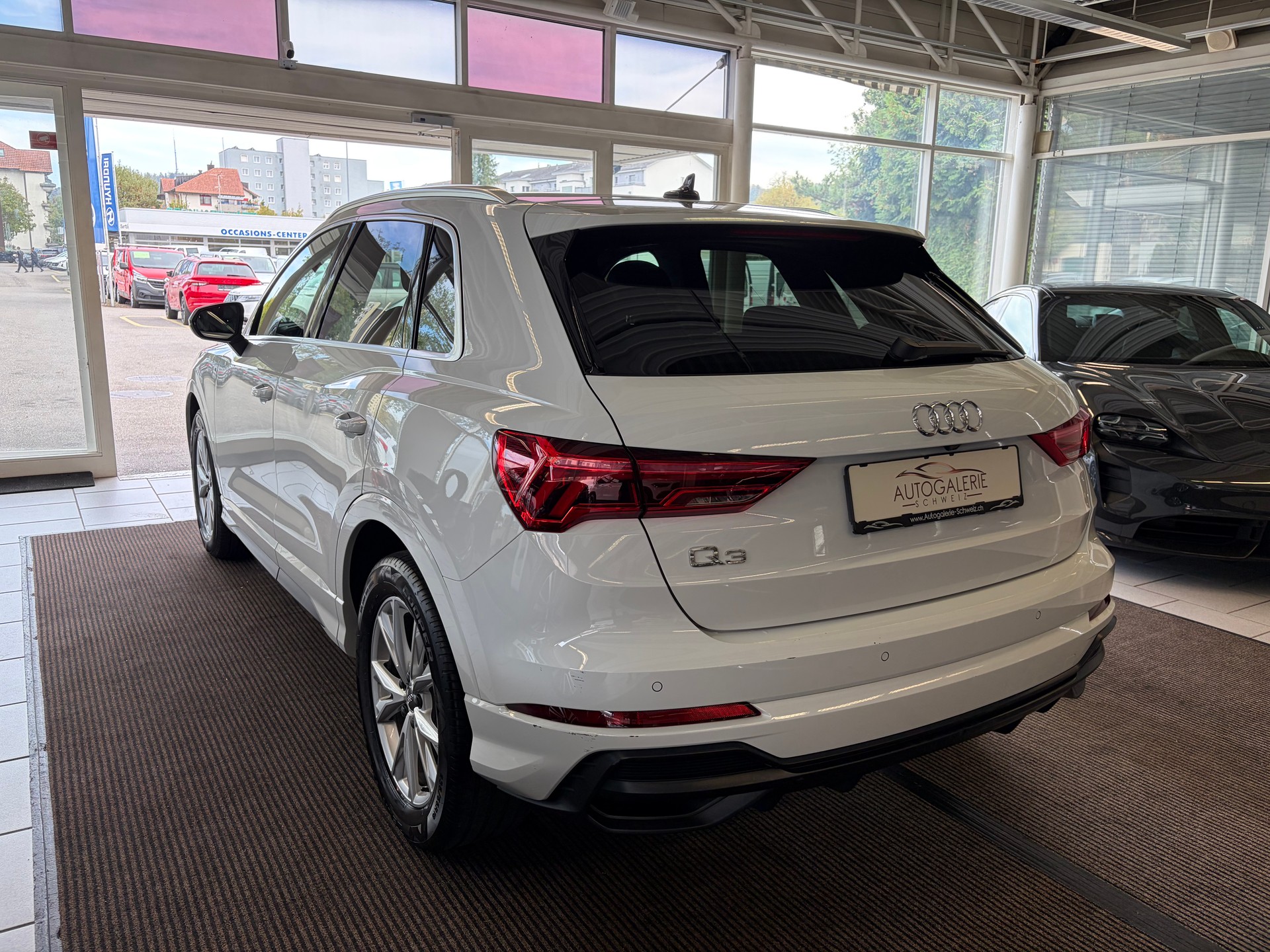 AUDI Q3 35 TFSI S line S-tronic | CH | Assistenzpaket | Matrix LED | S-LINE | Navi Plus & Phone Box | Technikpaket |-image-10