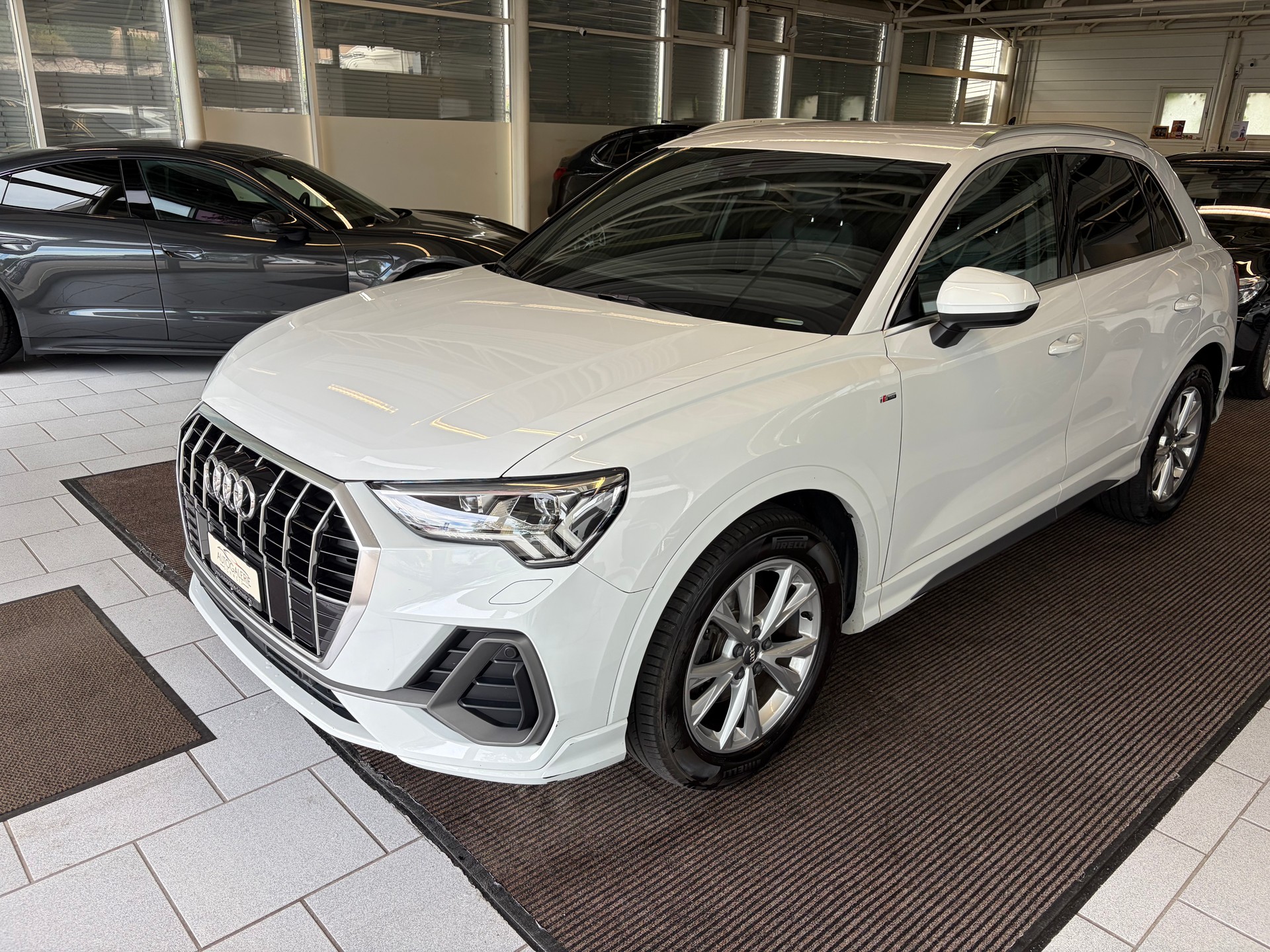 AUDI Q3 35 TFSI S line S-tronic | CH | Assistenzpaket | Matrix LED | S-LINE | Navi Plus & Phone Box | Technikpaket |-image-8