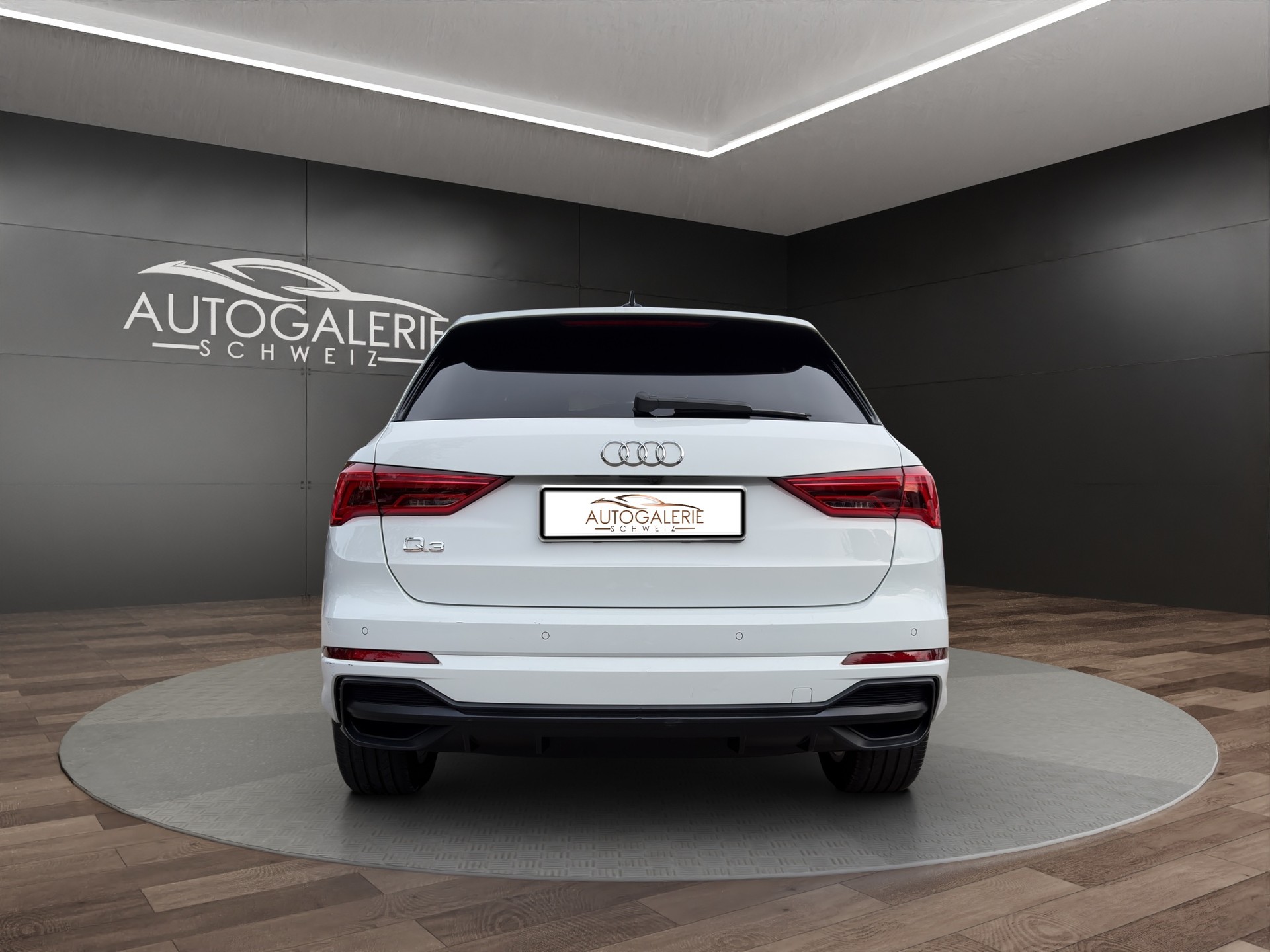 AUDI Q3 35 TFSI S line S-tronic | CH | Assistenzpaket | Matrix LED | S-LINE | Navi Plus & Phone Box | Technikpaket |-image-3