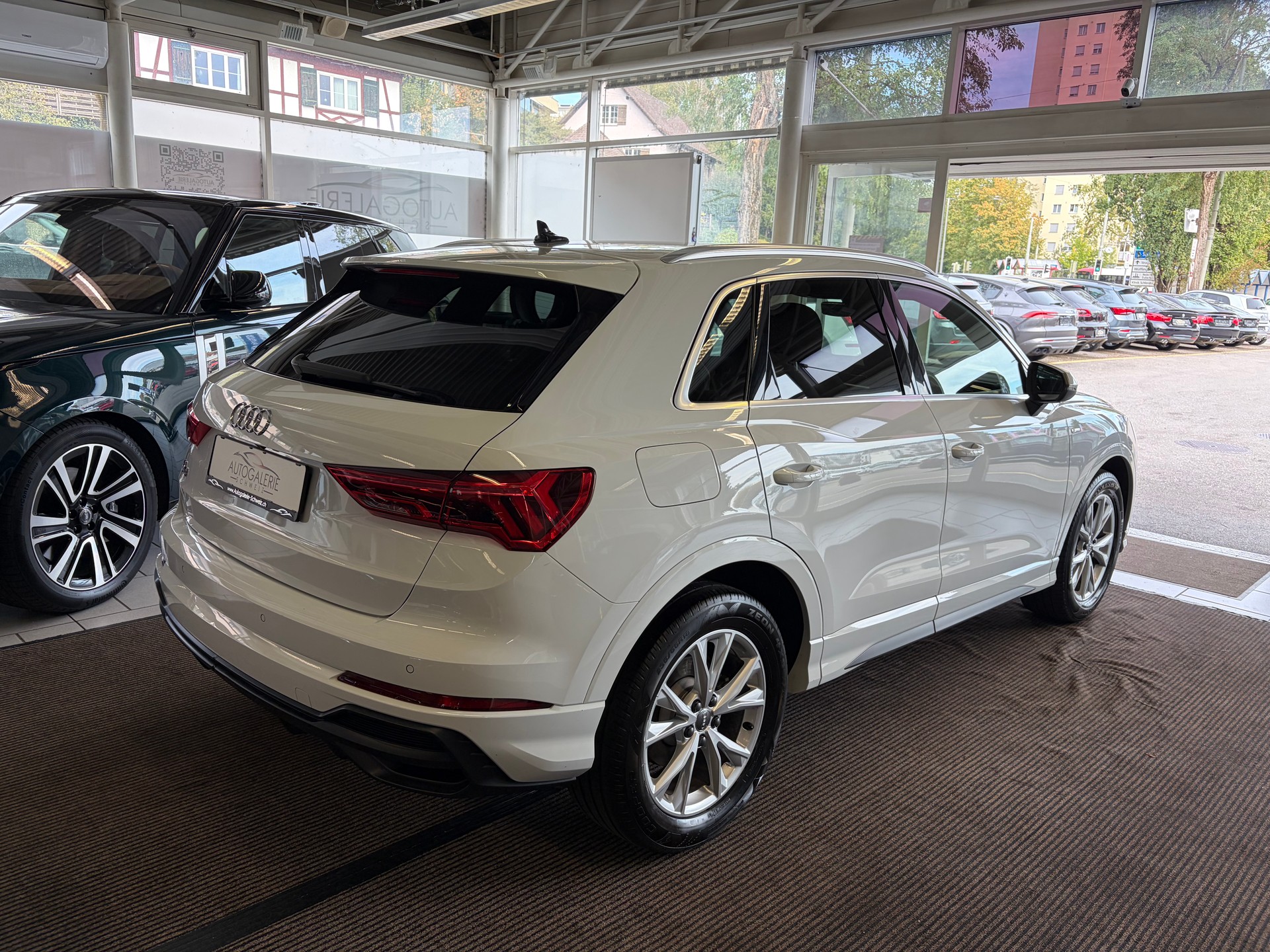 AUDI Q3 35 TFSI S line S-tronic | CH | Assistenzpaket | Matrix LED | S-LINE | Navi Plus & Phone Box | Technikpaket |-image-27