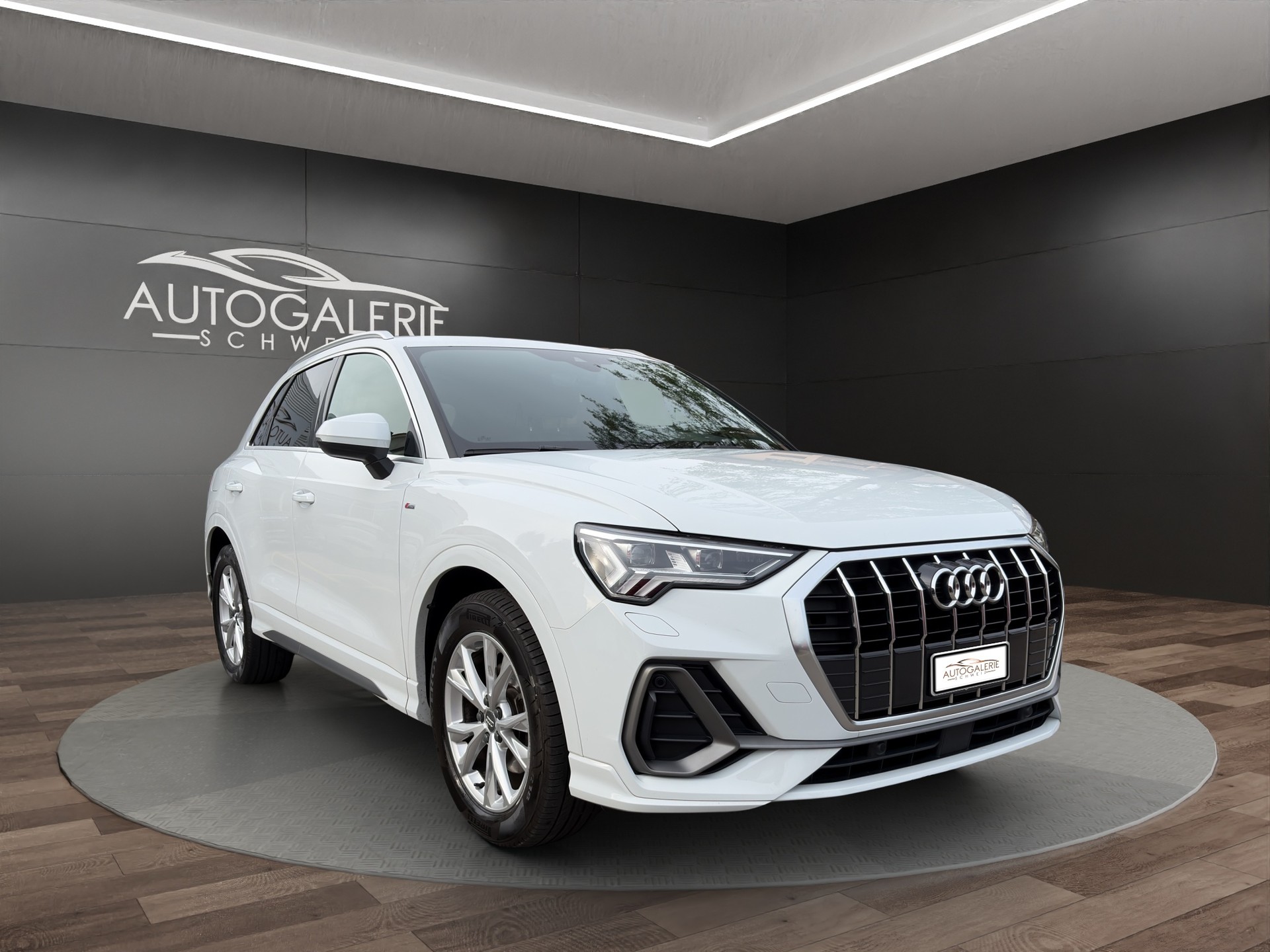 AUDI Q3 35 TFSI S line S-tronic | CH | Assistenzpaket | Matrix LED | S-LINE | Navi Plus & Phone Box | Technikpaket |-image-6