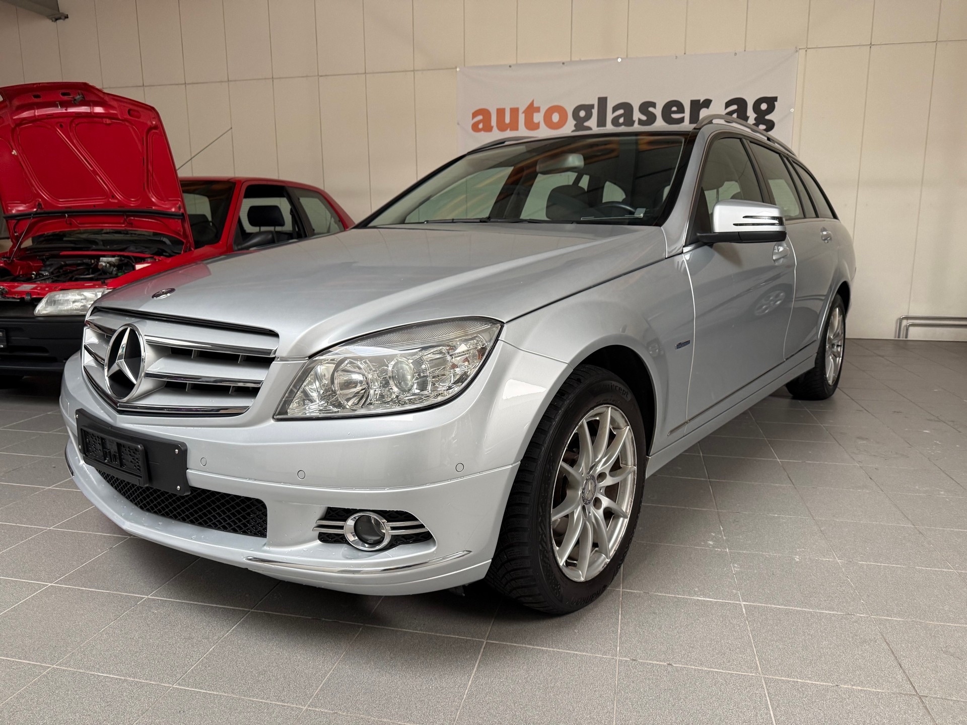MERCEDES-BENZ C 180 CGI BlueEfficiency Avantgarde Automatic-image-2