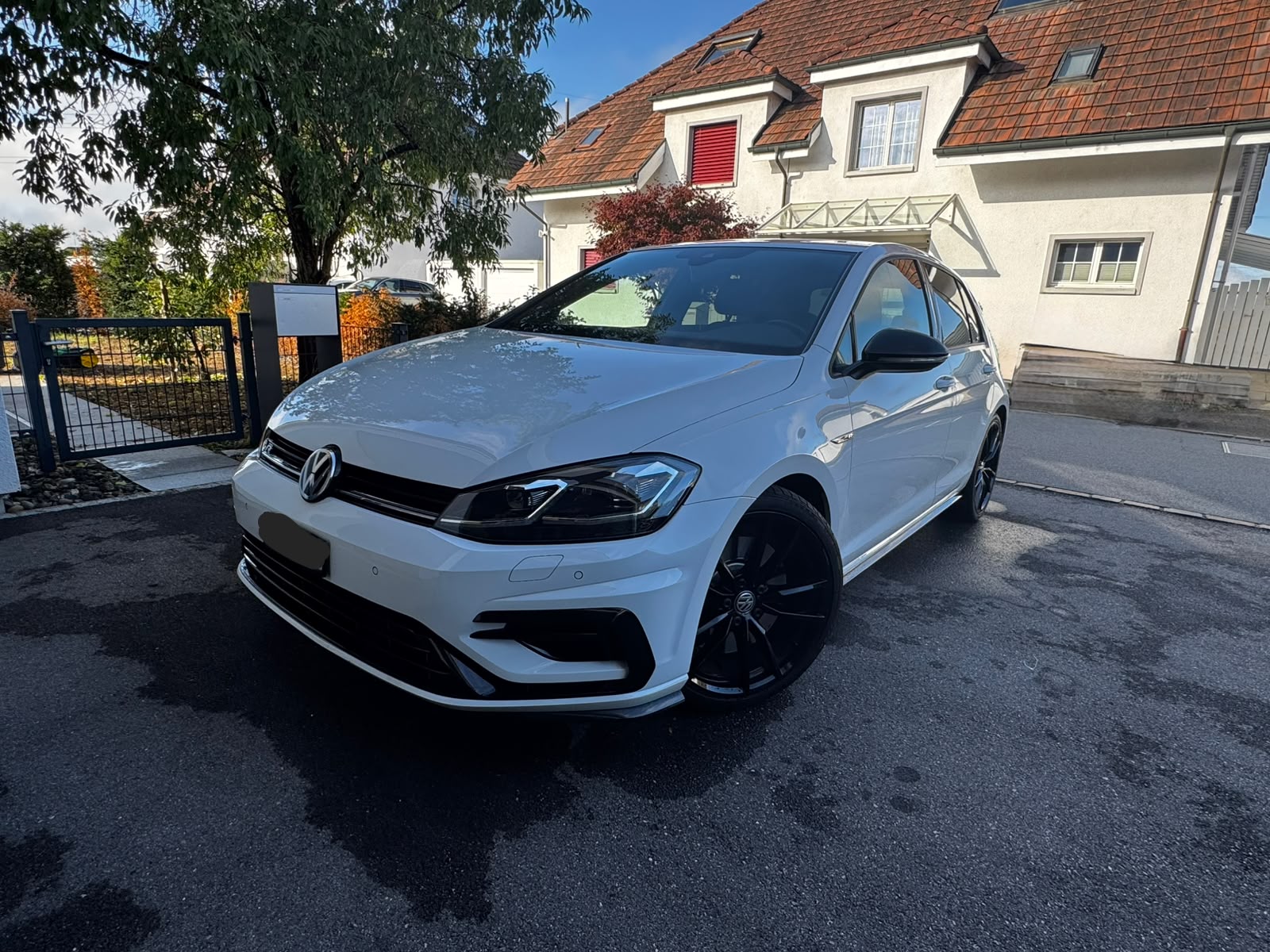 VW 2.0 TSI R DSG 4motion-image-1