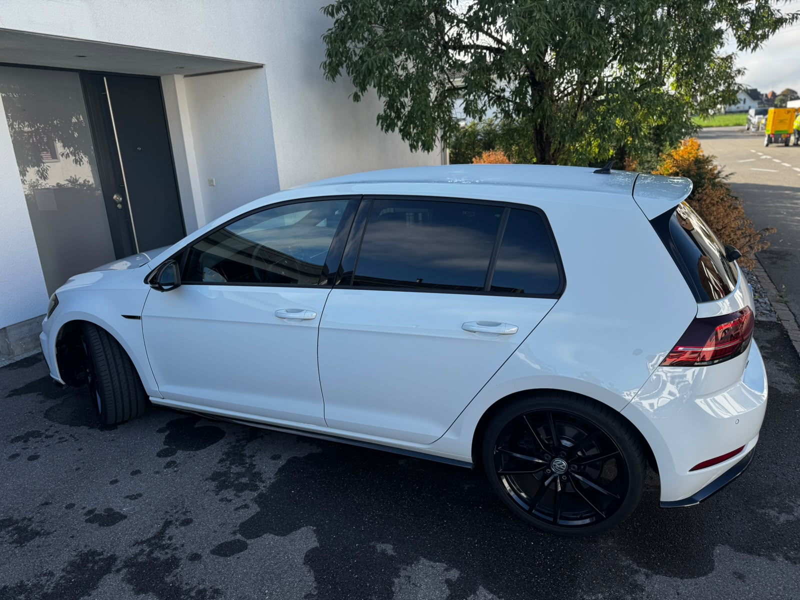 VW 2.0 TSI R DSG 4motion-image-0
