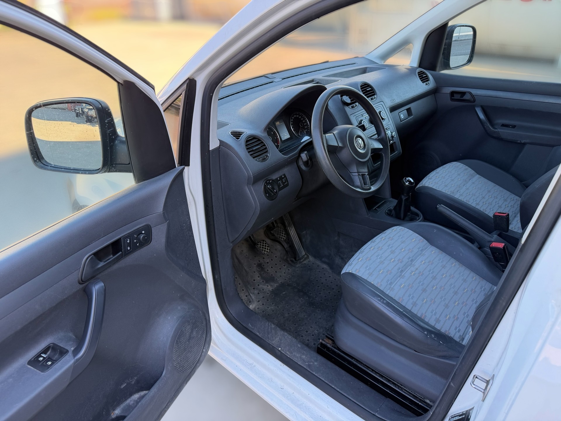 VW Caddy 1.2 TSI-image-9