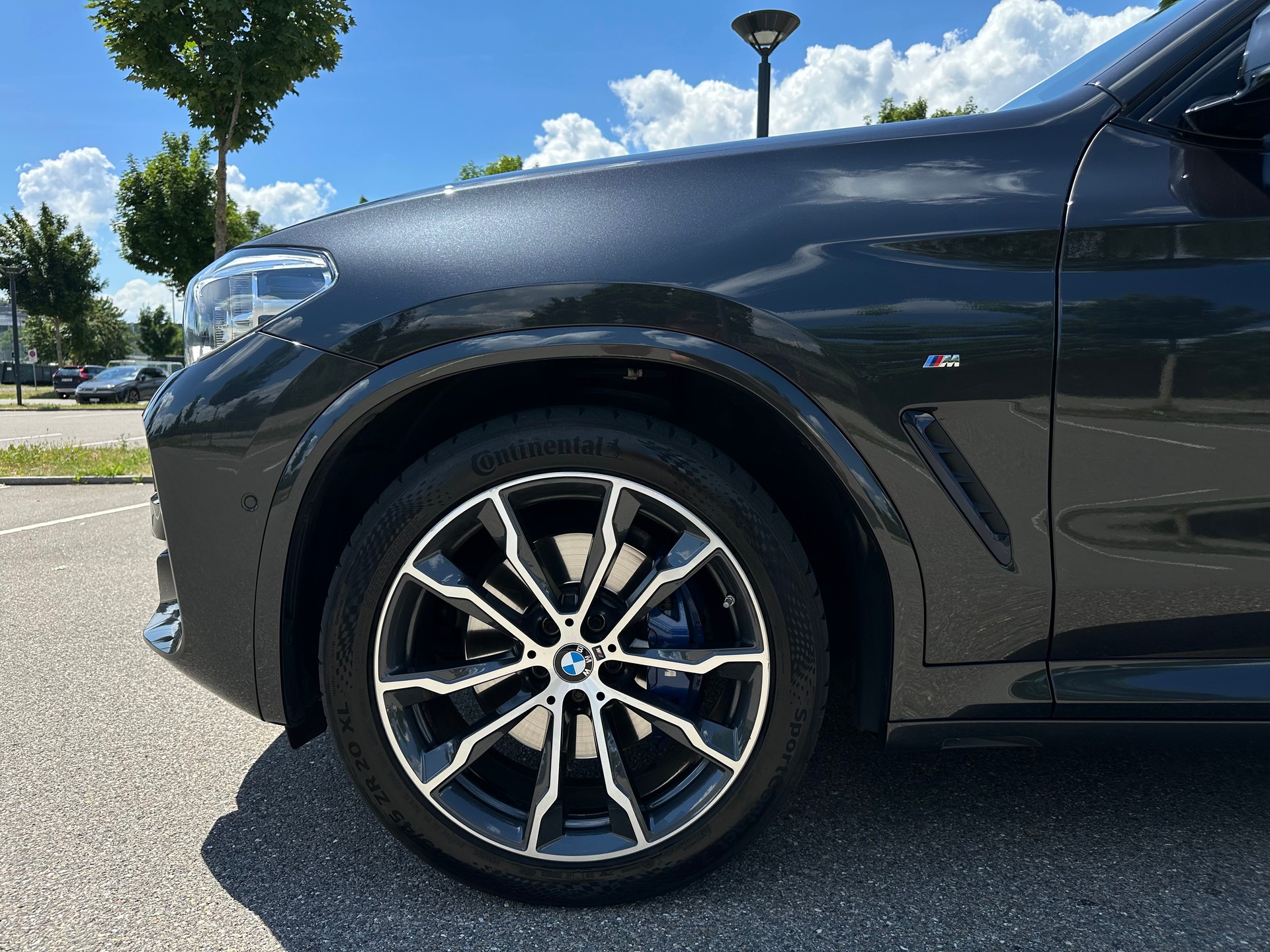 BMW 30i xDrive-image-1
