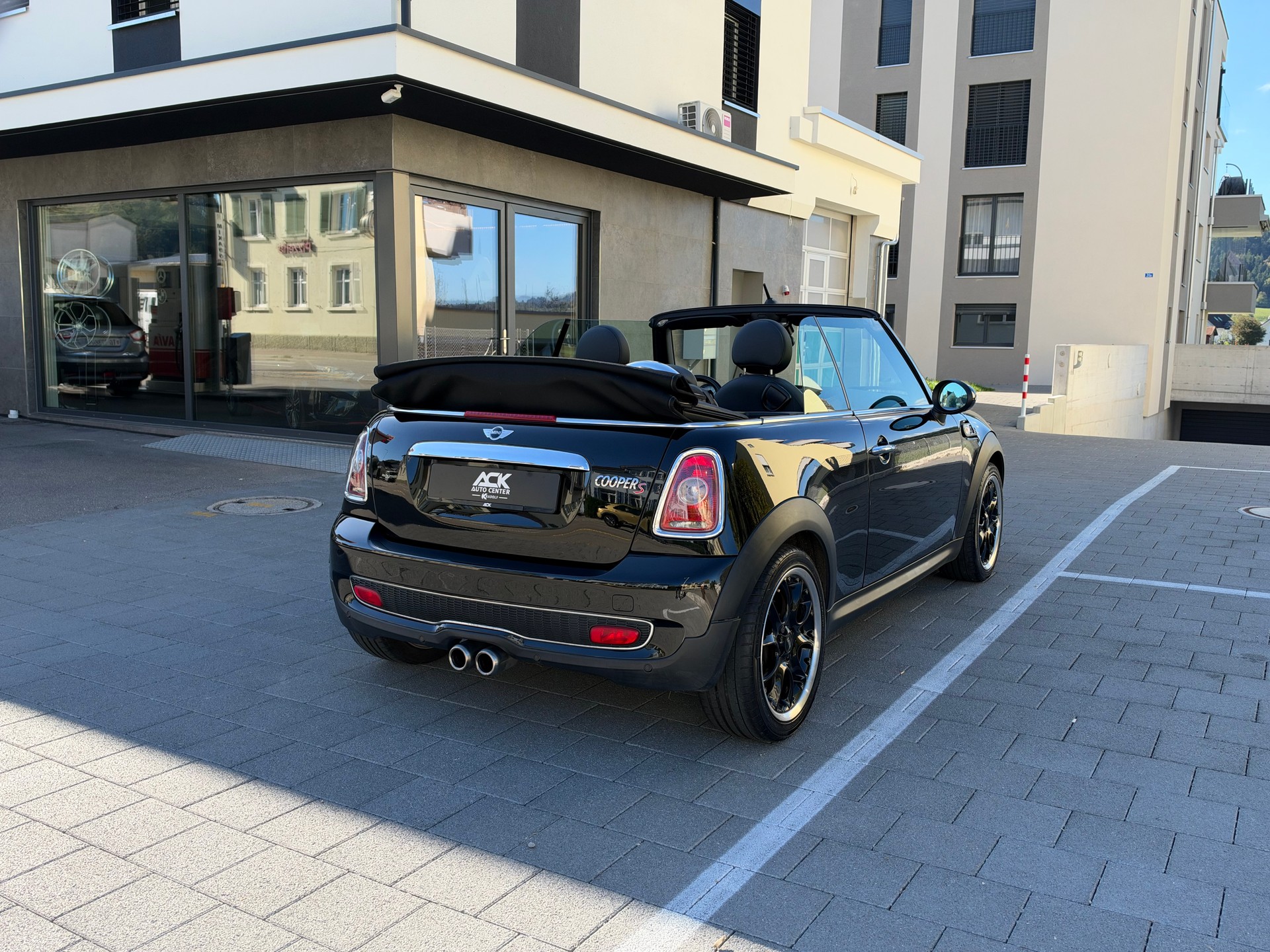 MINI Cooper S Cabriolet Steptronic-image-4