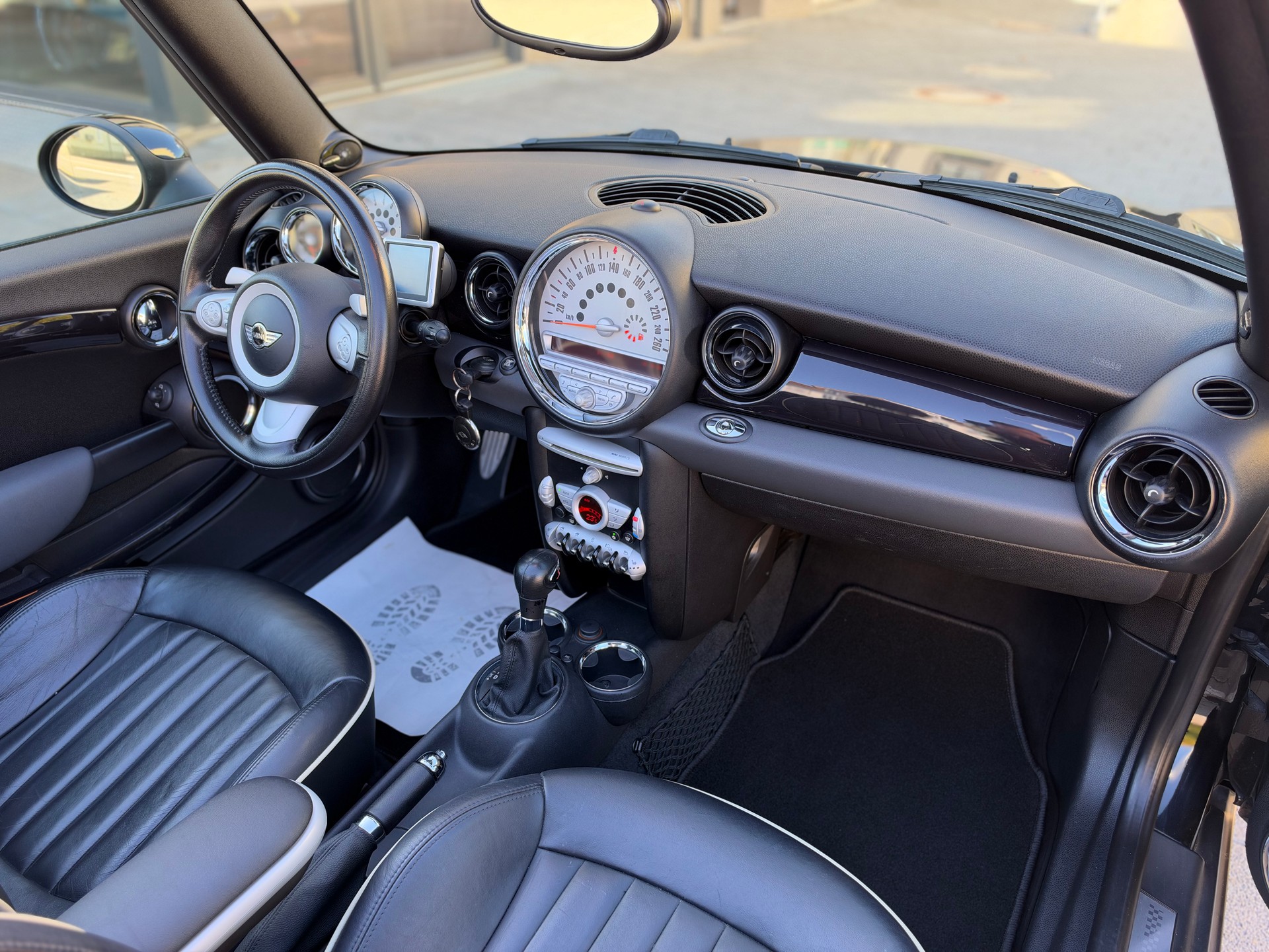 MINI Cooper S Cabriolet Steptronic-image-11