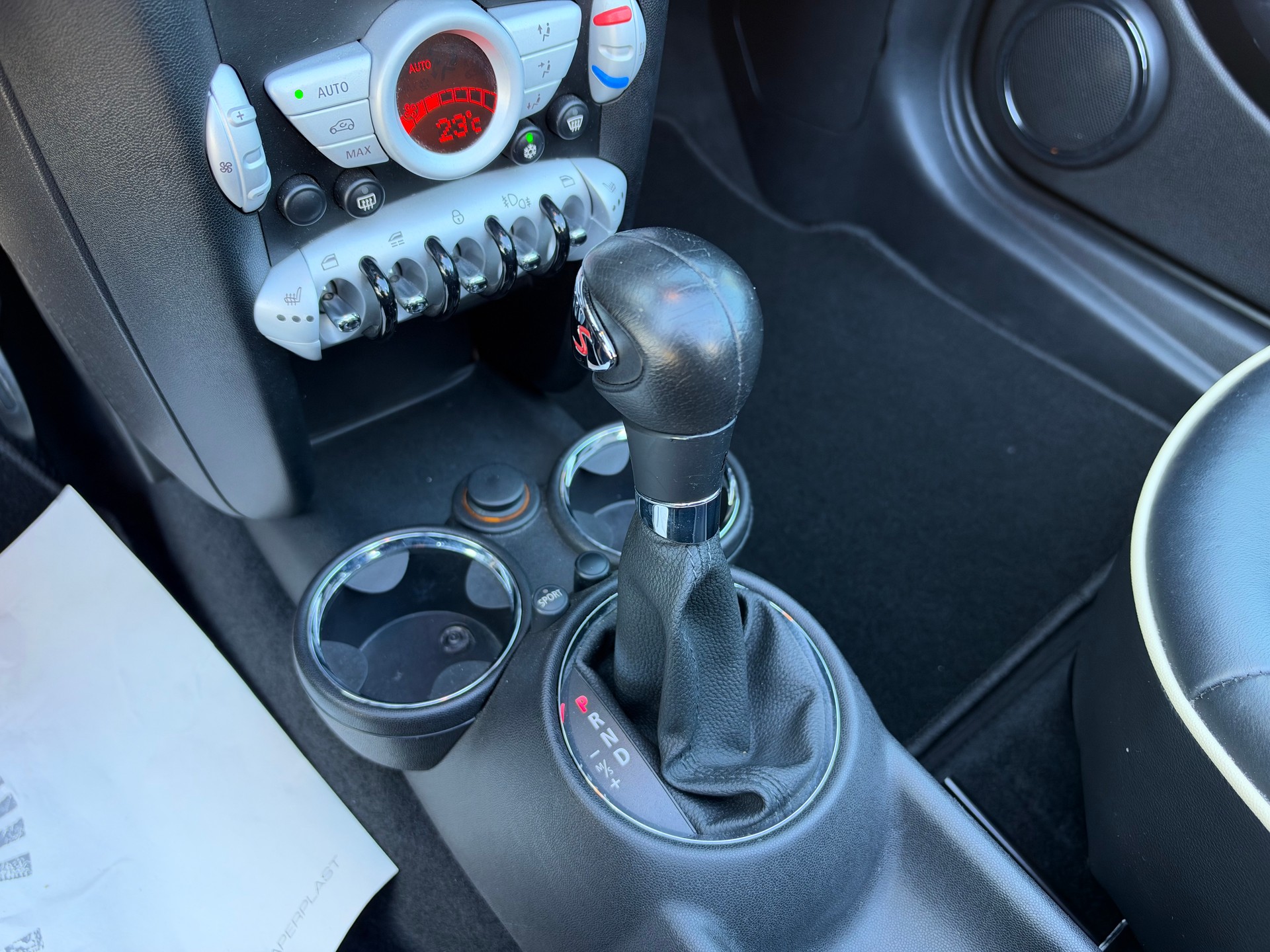 MINI Cooper S Cabriolet Steptronic-image-13