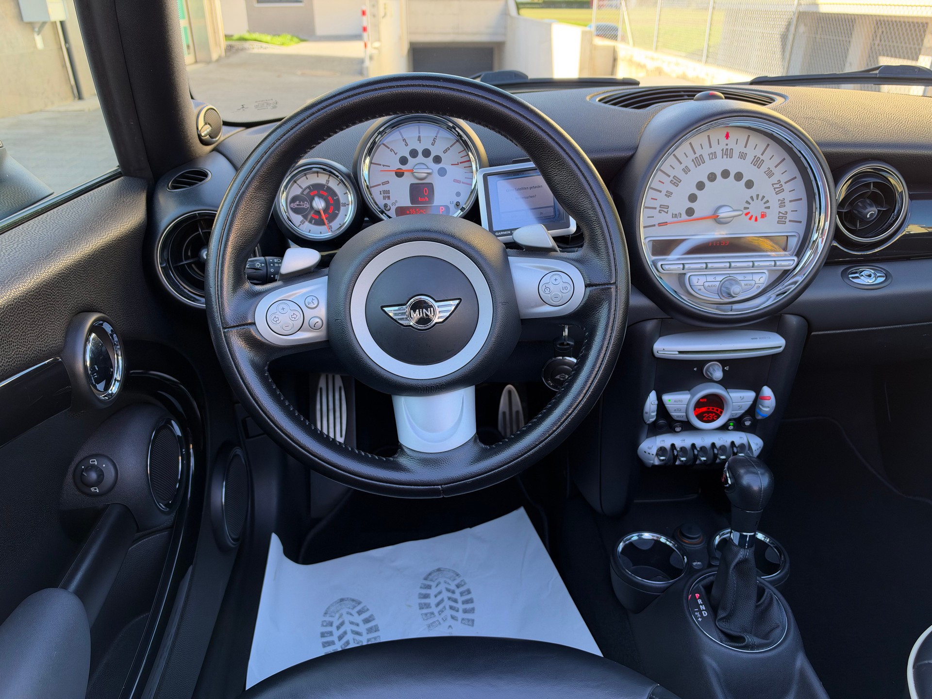 MINI Cooper S Cabriolet Steptronic-image-10