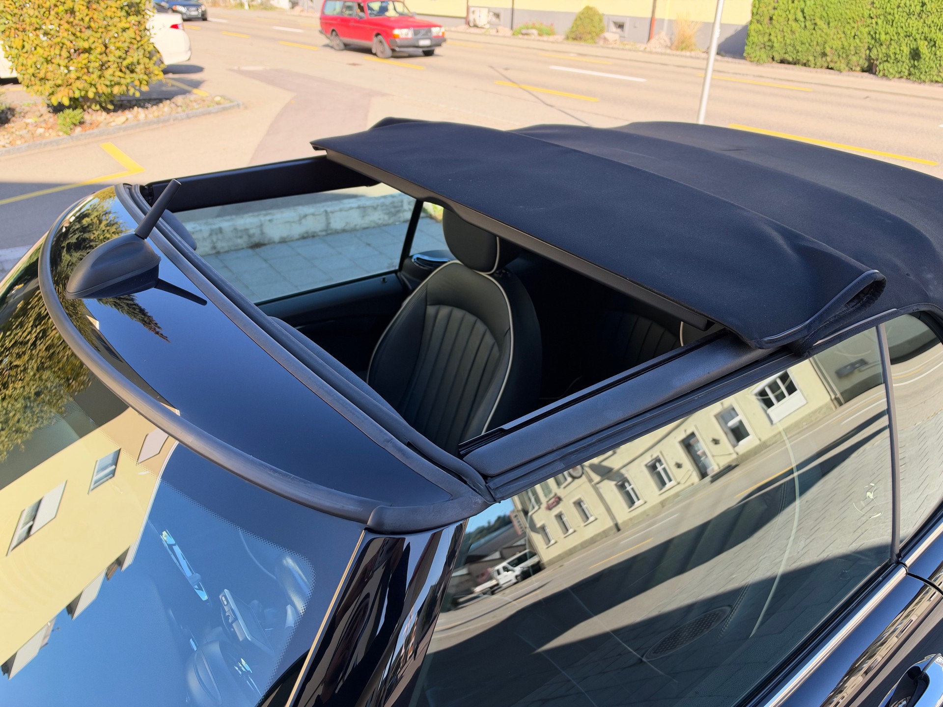 MINI Cooper S Cabriolet Steptronic-image-18
