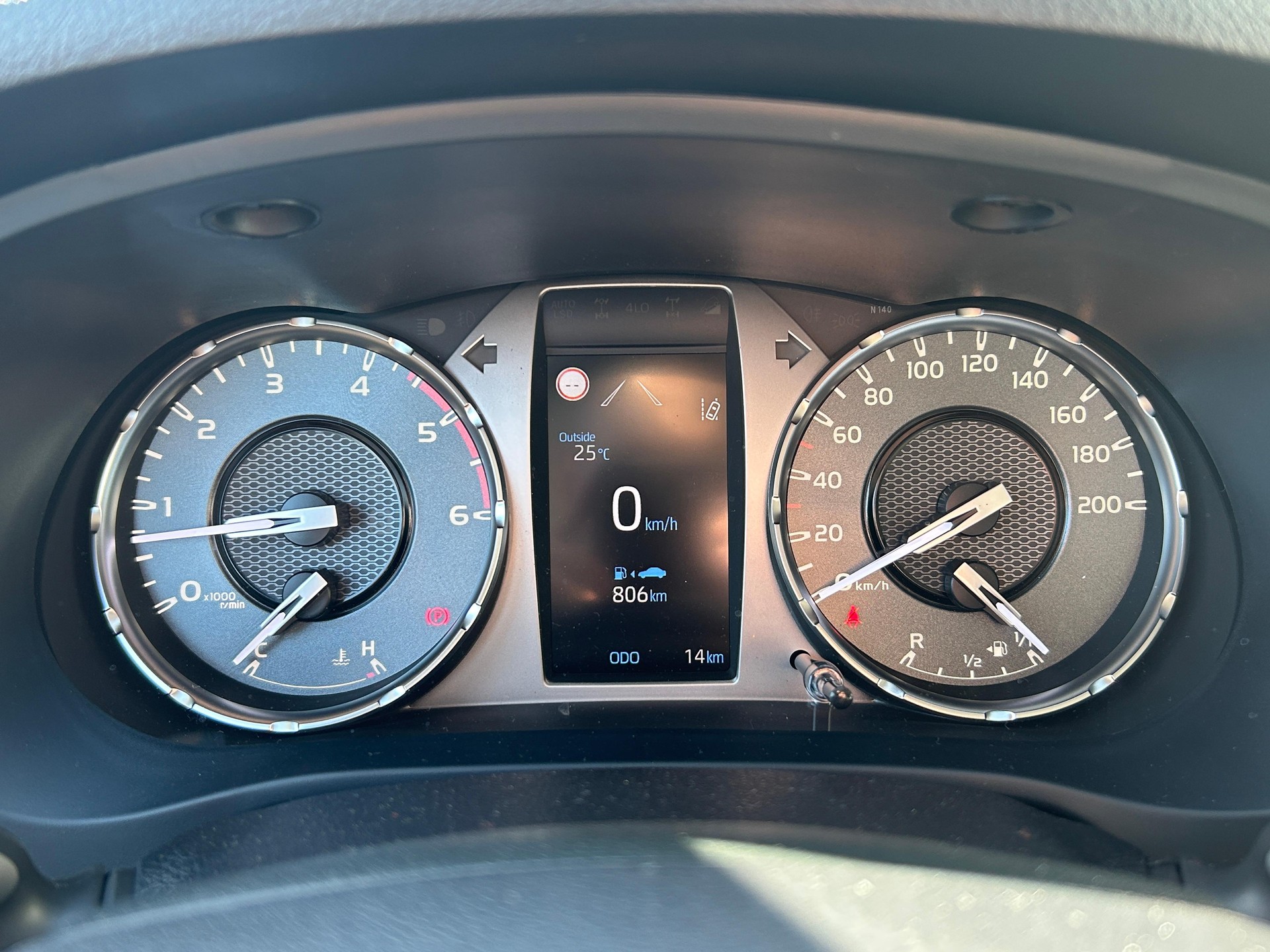 TOYOTA Hilux Double Cab.-Pick-up 2.8 D-4D 204 Comfort-image-10