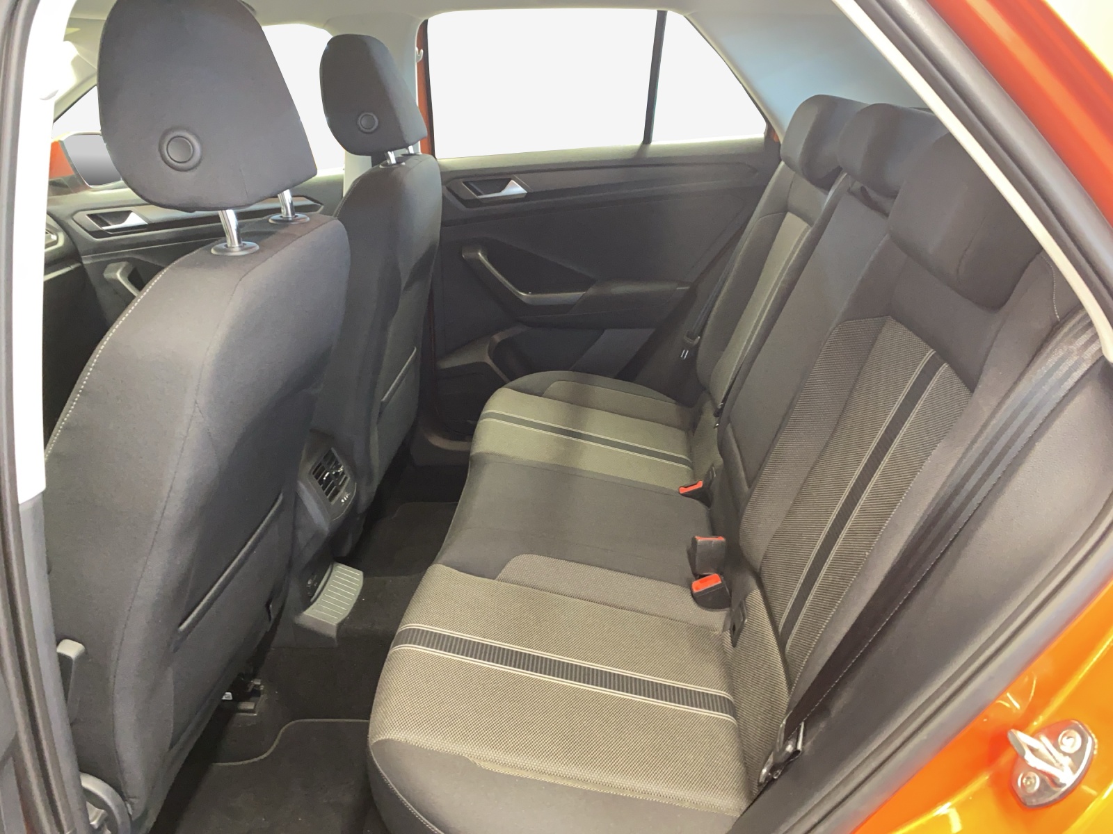 VW T-Roc 2.0 TSI Advance DSG 4Motion-image-11