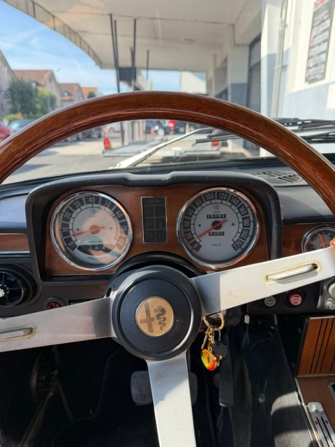 ALFA ROMEO 2000-image-4