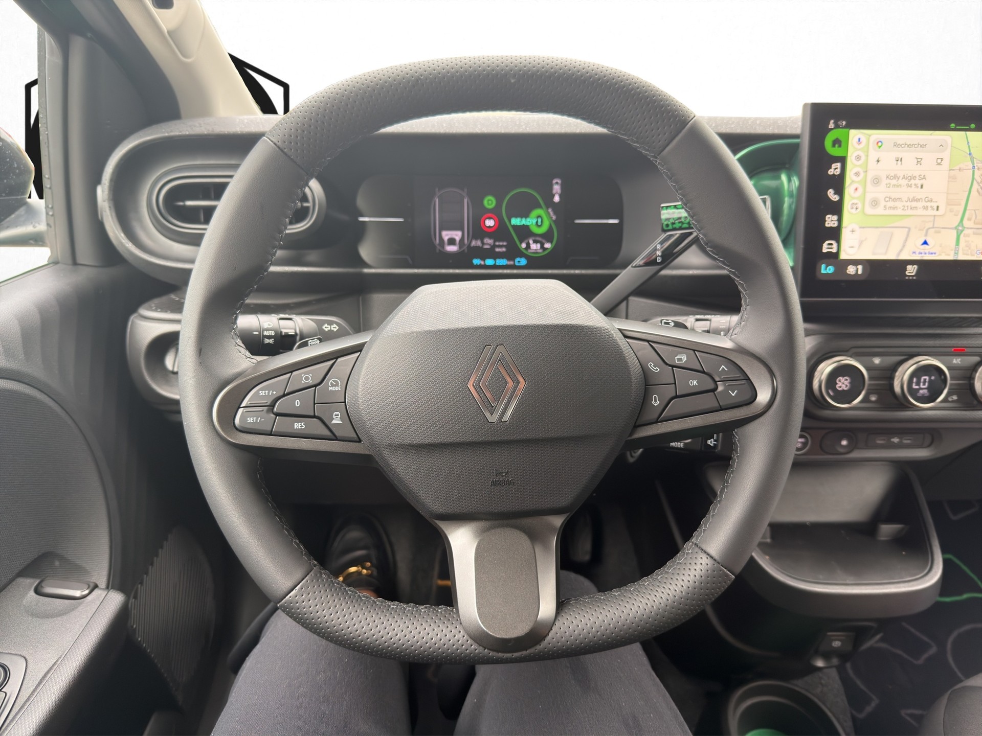 RENAULT Twingo E-Tech 27kWh Techno-image-16