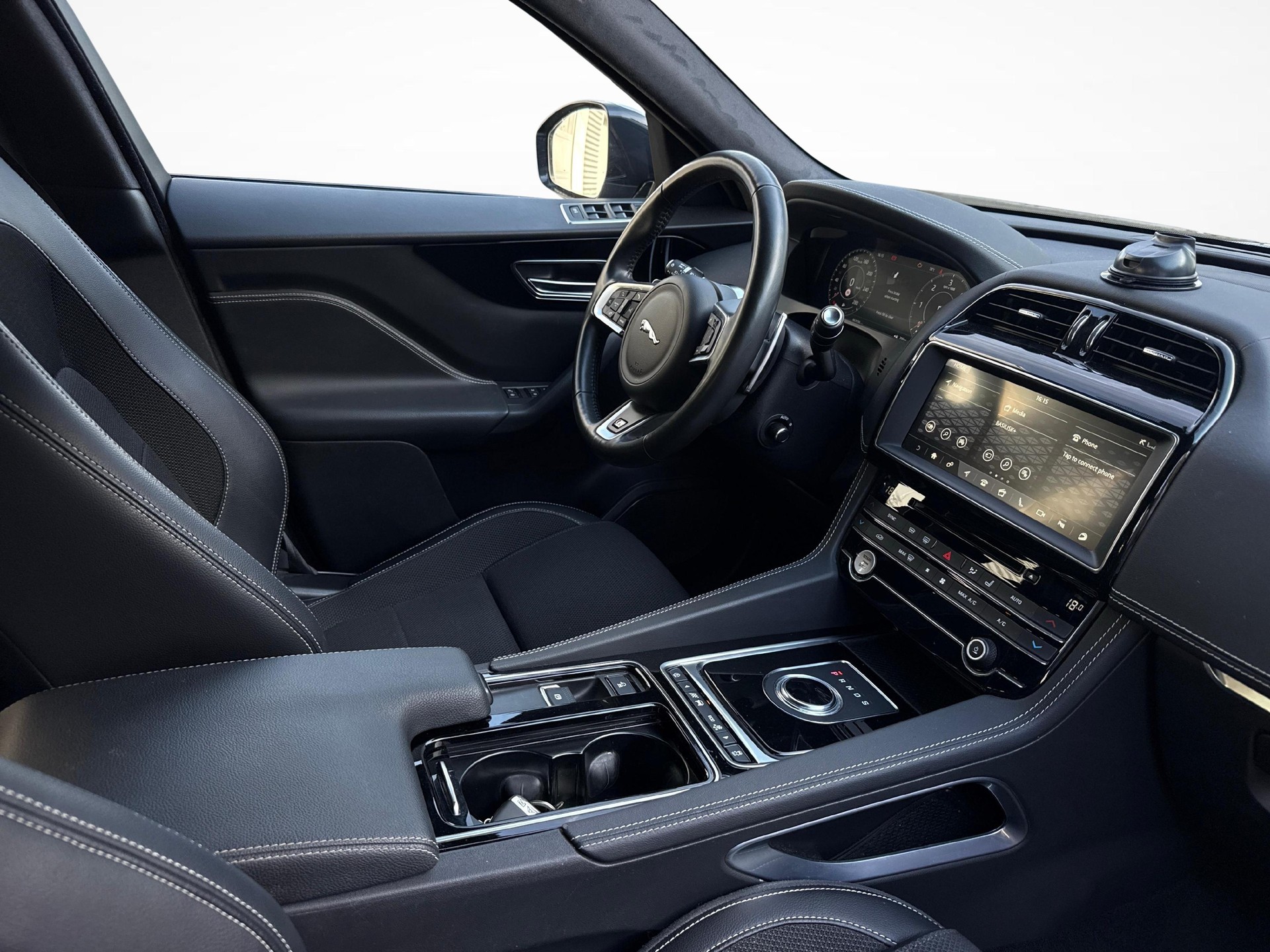 JAGUAR F-Pace 2.0 D 180 R-Sport AWD-image-9