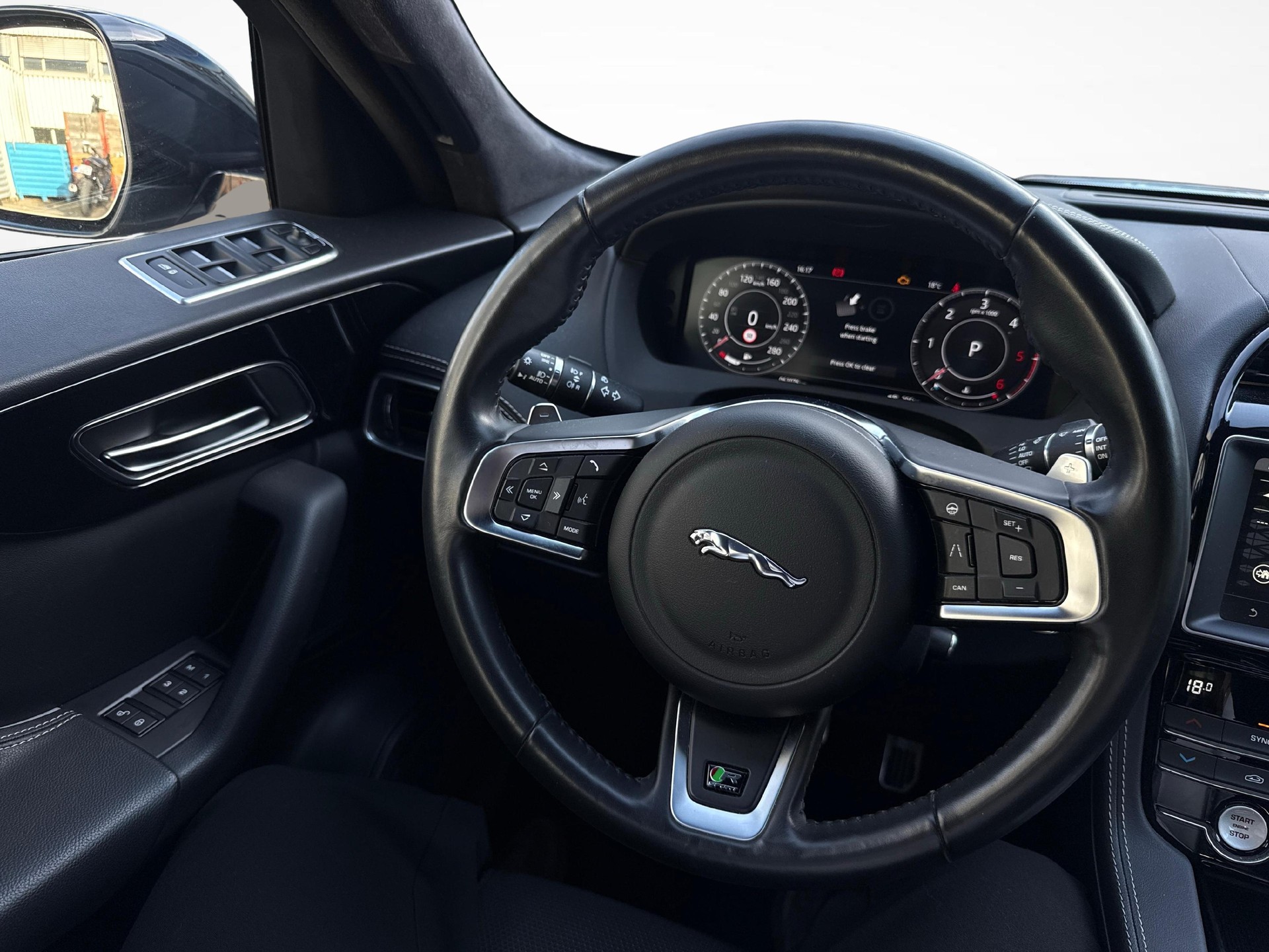 JAGUAR F-Pace 2.0 D 180 R-Sport AWD-image-14