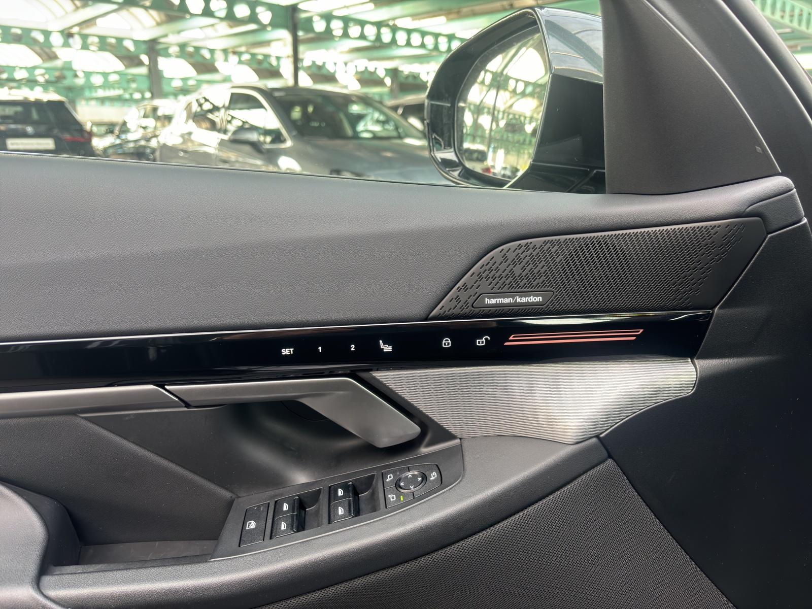 BMW 5er Reihe G60 520d xDrive-image-19
