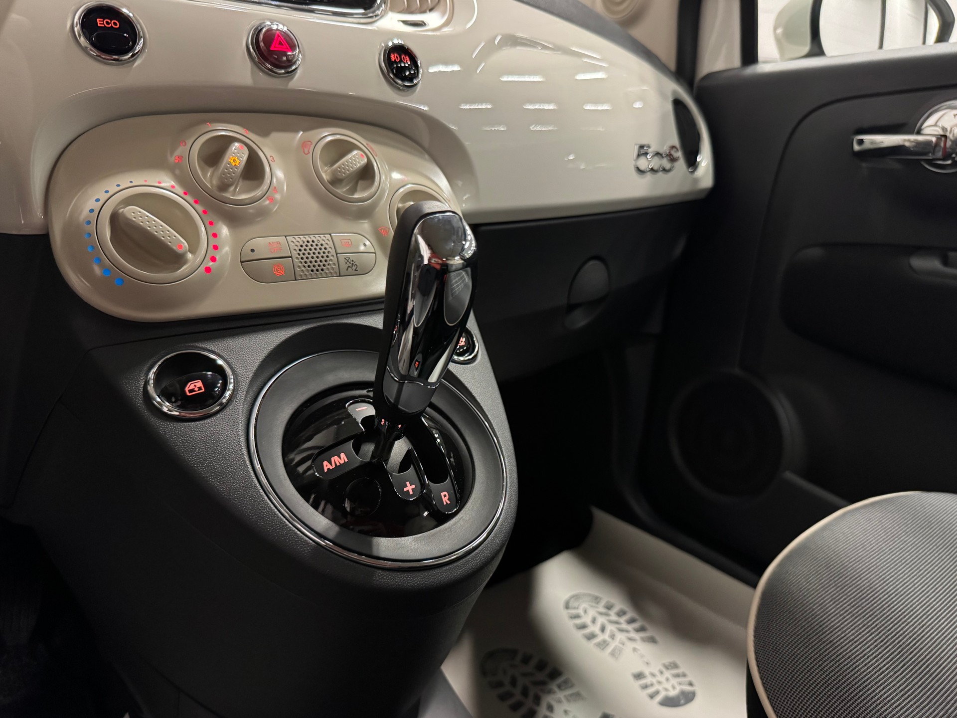 FIAT 500C 0.9 Twinair Lounge Dualogic-image-28
