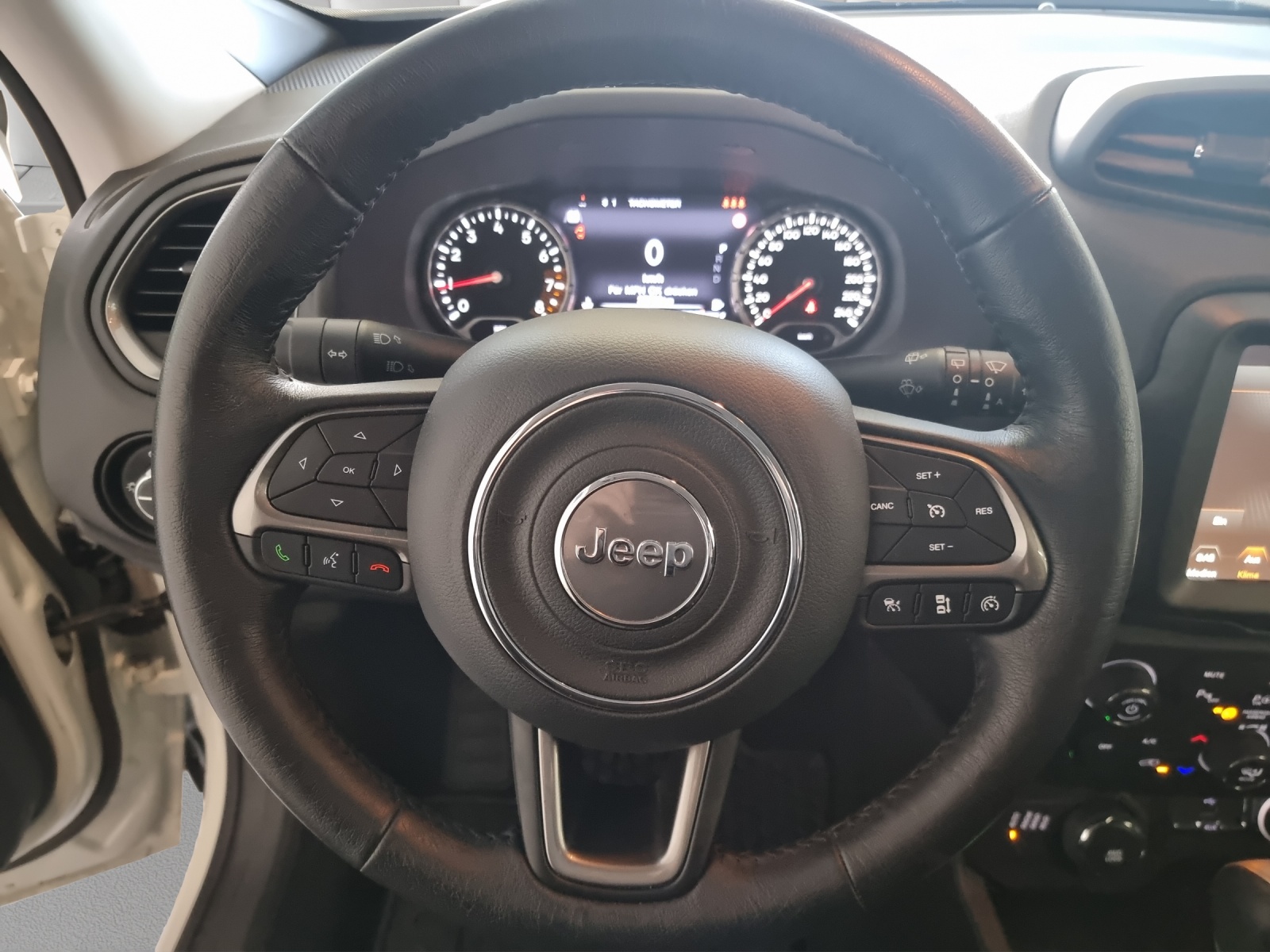 JEEP Renegade 1.3 Turbo Limited AWD-image-7