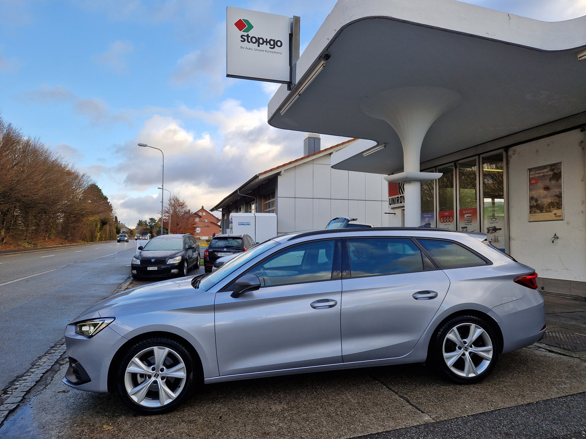 SEAT Leon ST 1.5 eTSI mHEV DSG FR-image-1
