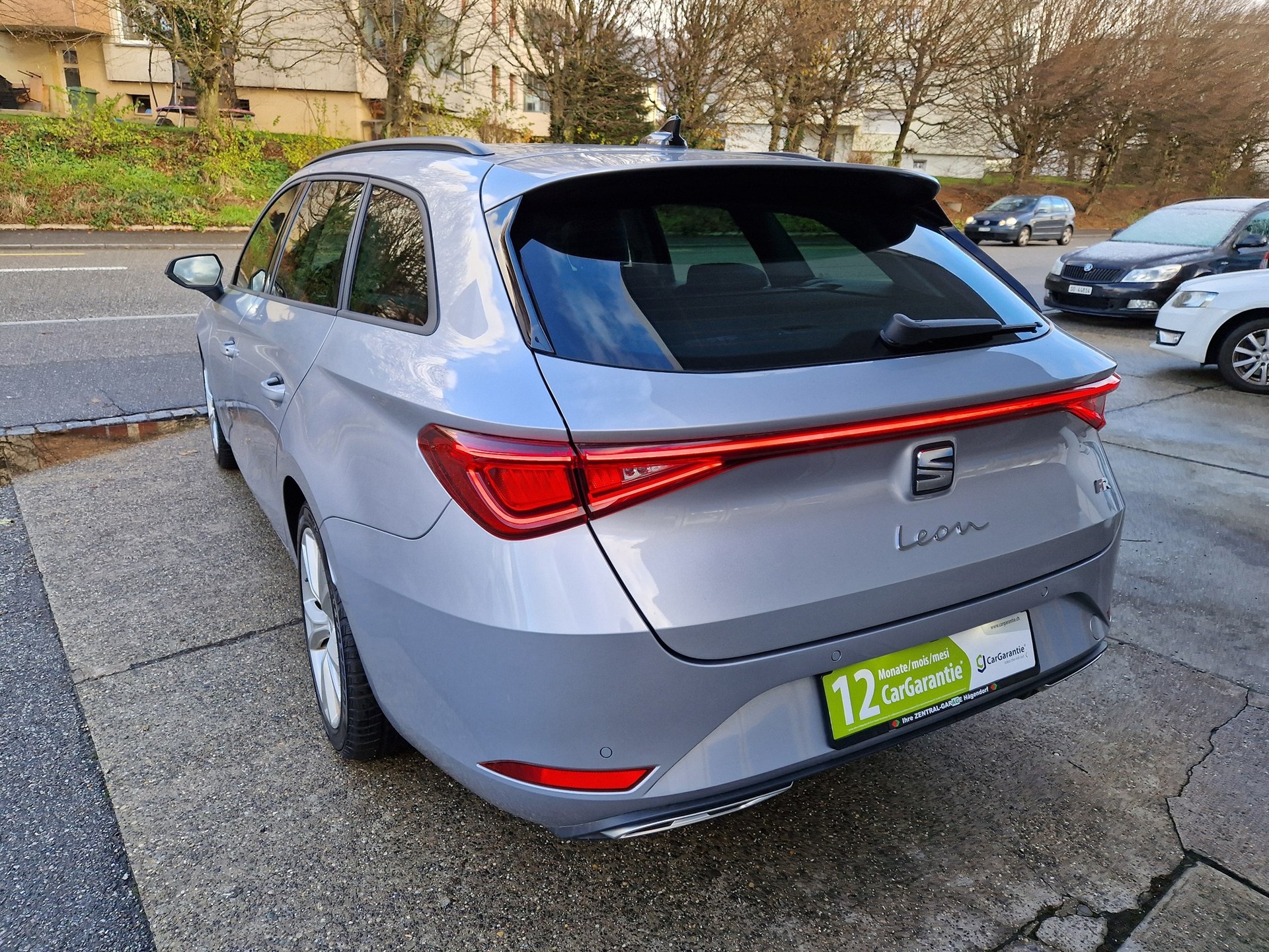 SEAT Leon ST 1.5 eTSI mHEV DSG FR-image-2