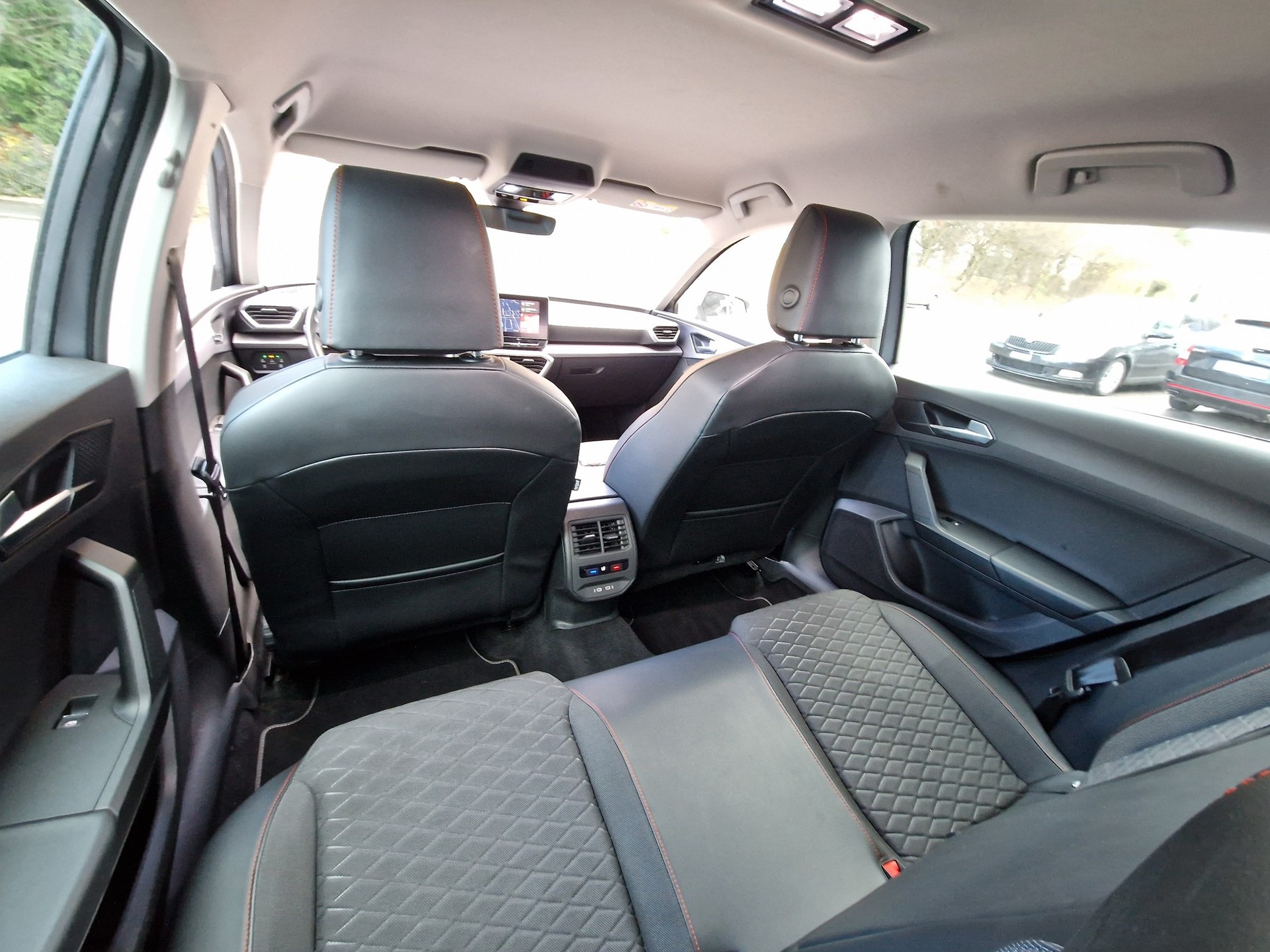 SEAT Leon ST 1.5 eTSI mHEV DSG FR-image-13