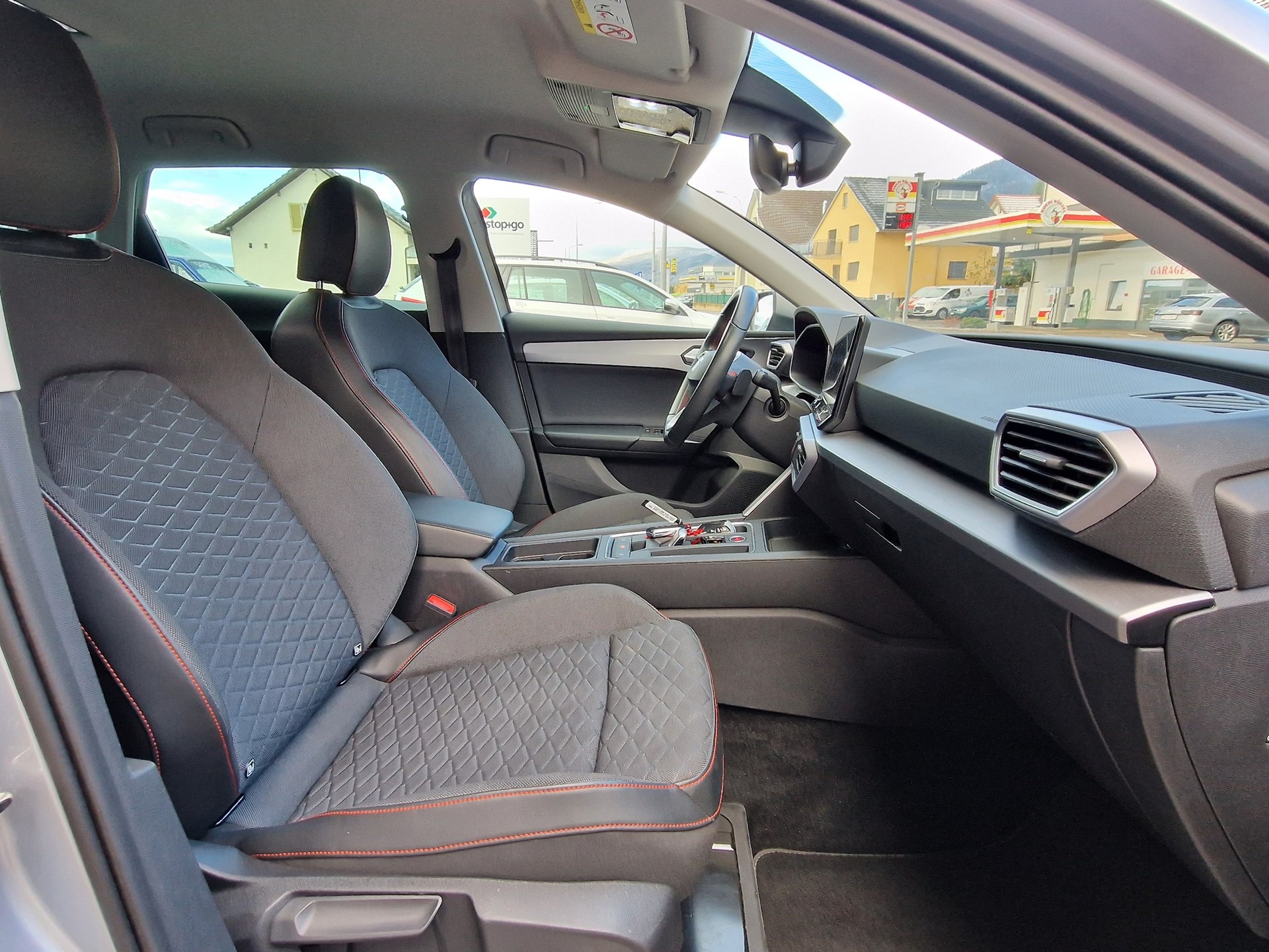 SEAT Leon ST 1.5 eTSI mHEV DSG FR-image-8