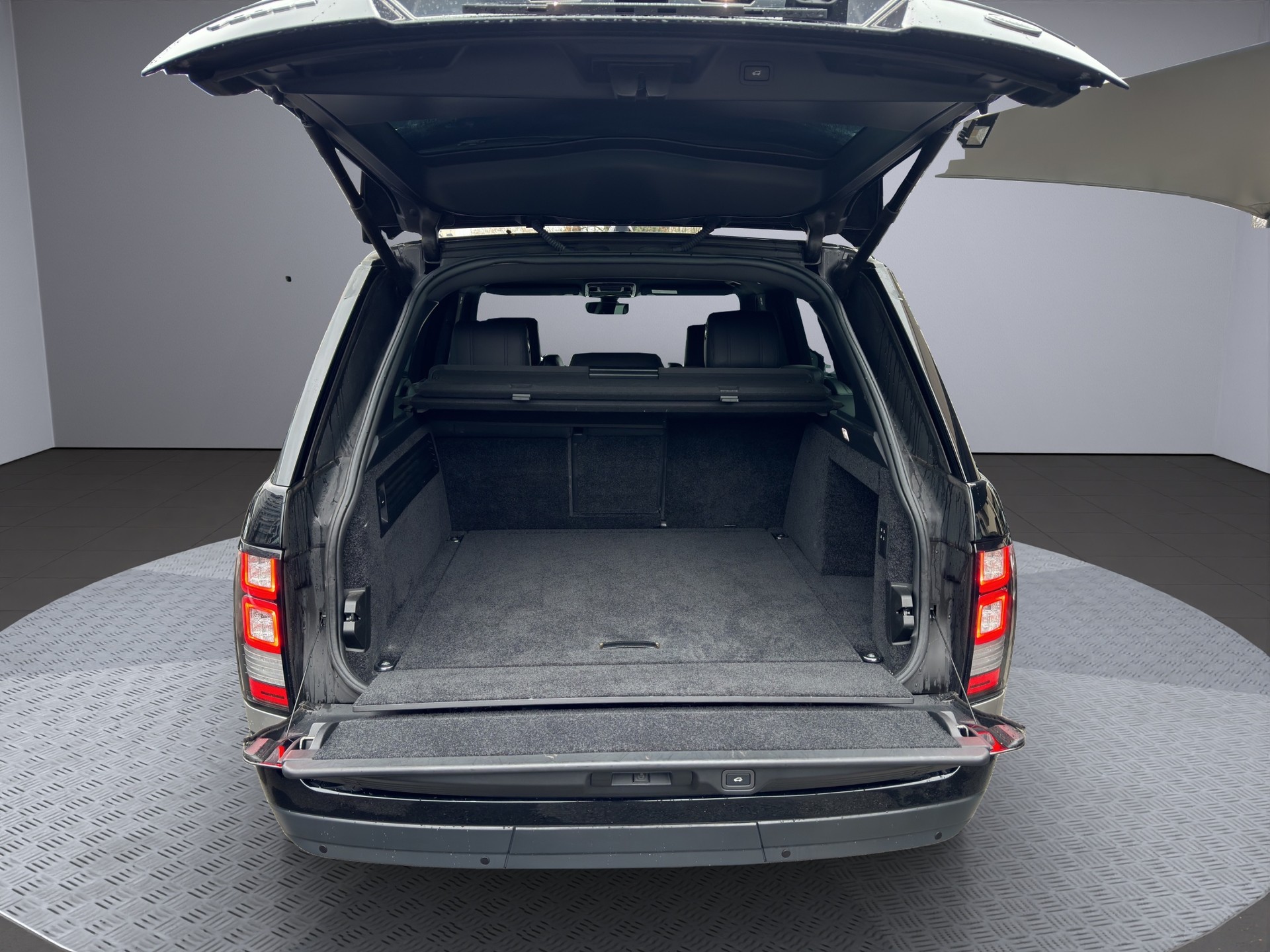 LAND ROVER Range Rover 3.0 TDV6 Vogue Automatic-image-18
