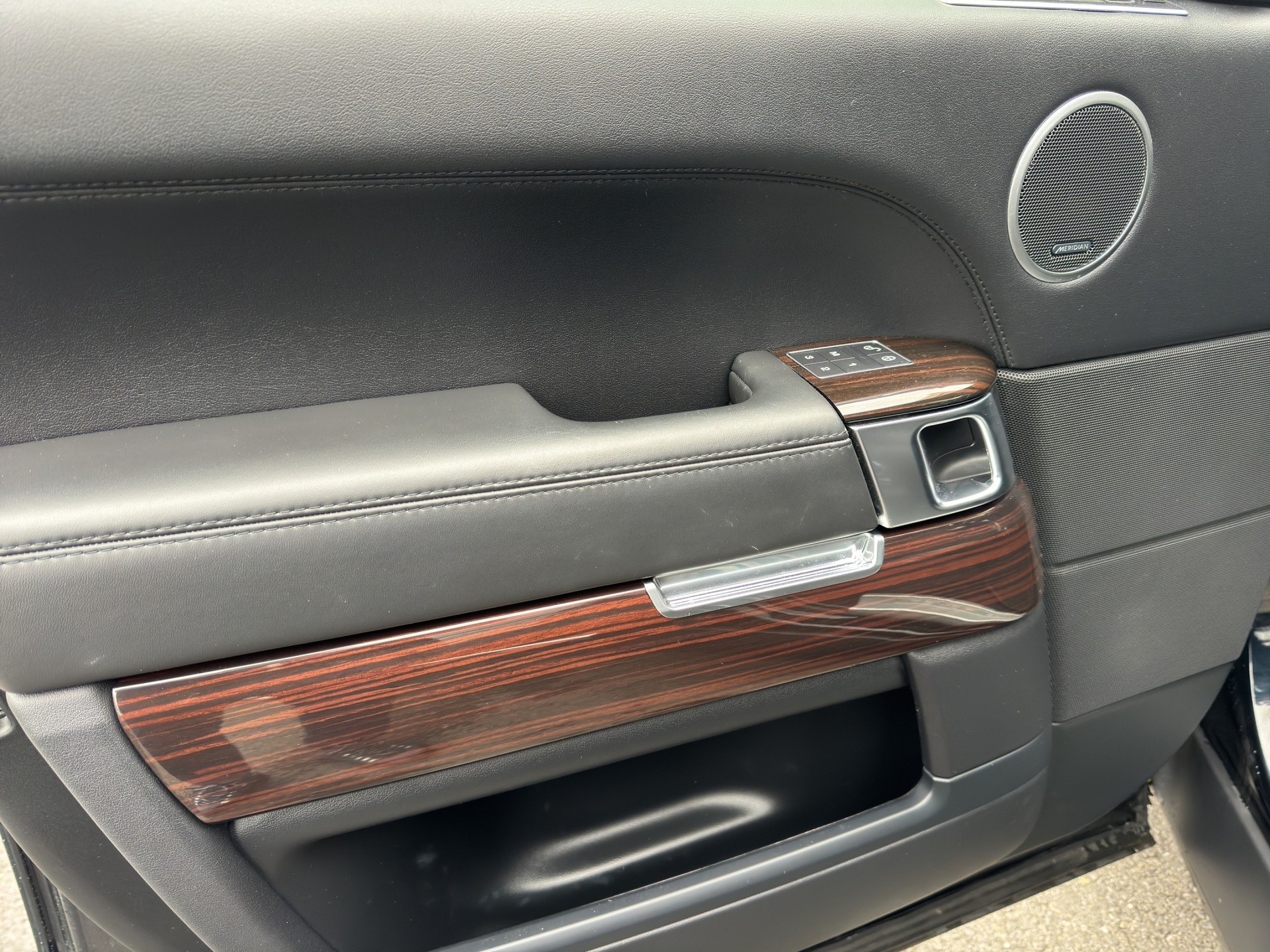 LAND ROVER Range Rover 3.0 TDV6 Vogue Automatic-image-9